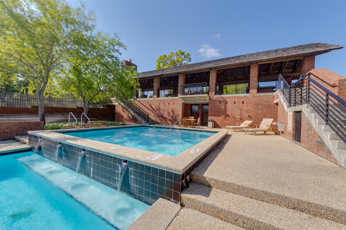 FOREST LAKES - Residential