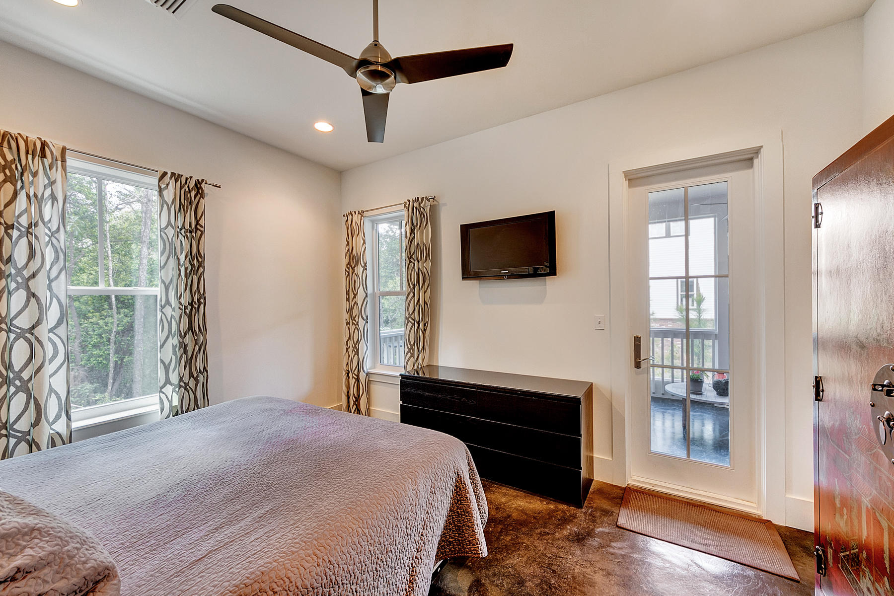 FOREST LAKES - Residential