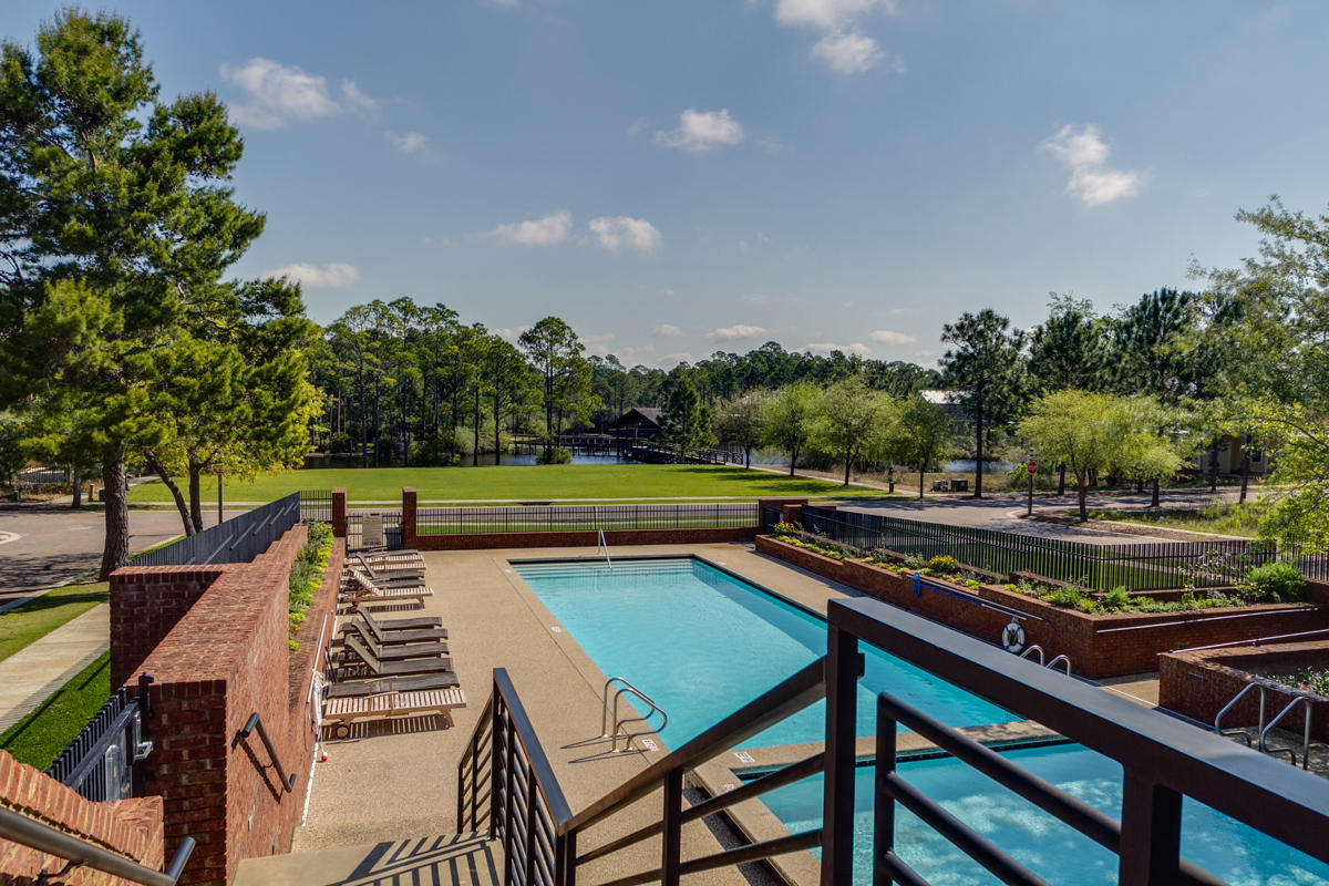 FOREST LAKES - Residential