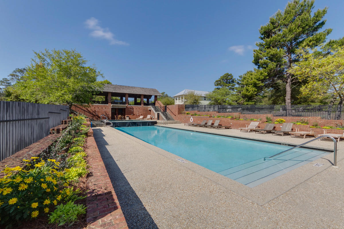 FOREST LAKES - Residential