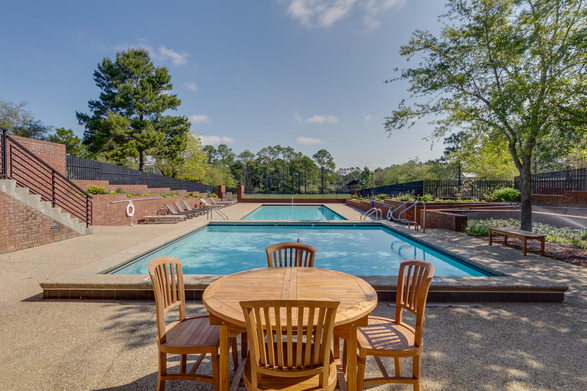 FOREST LAKES - Residential