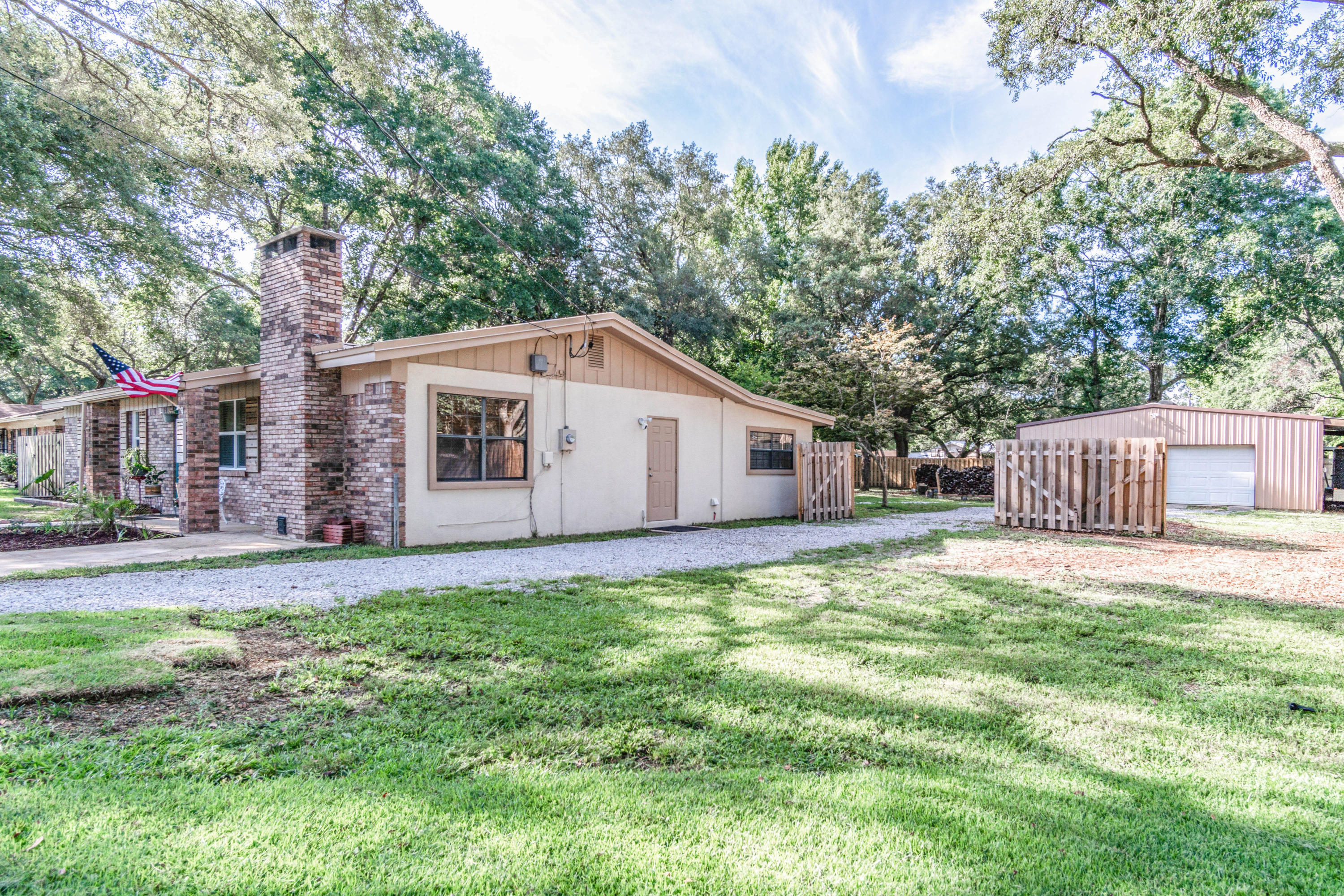 PINECREST HILLS - Residential Lease