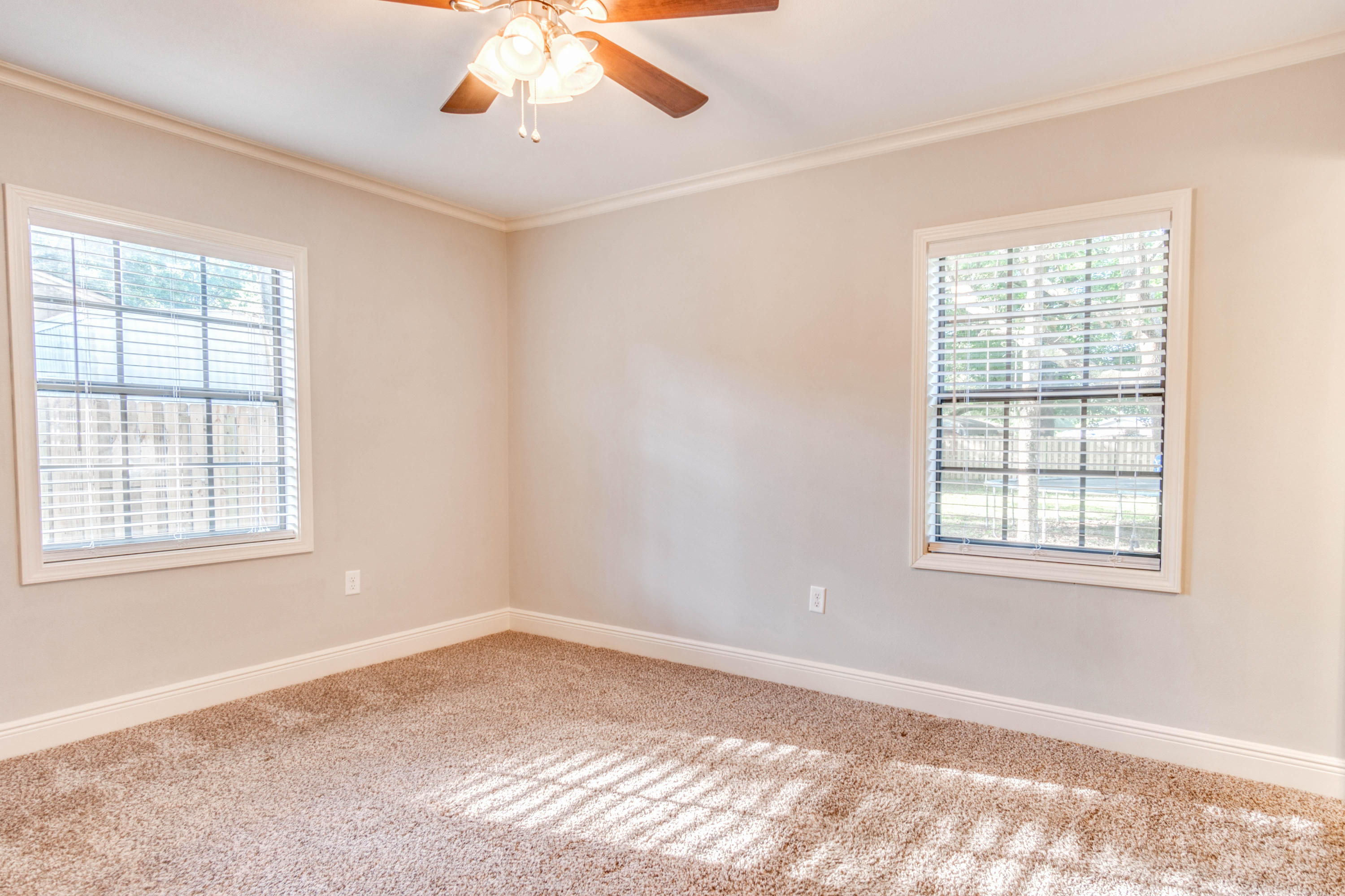 PINECREST HILLS - Residential Lease