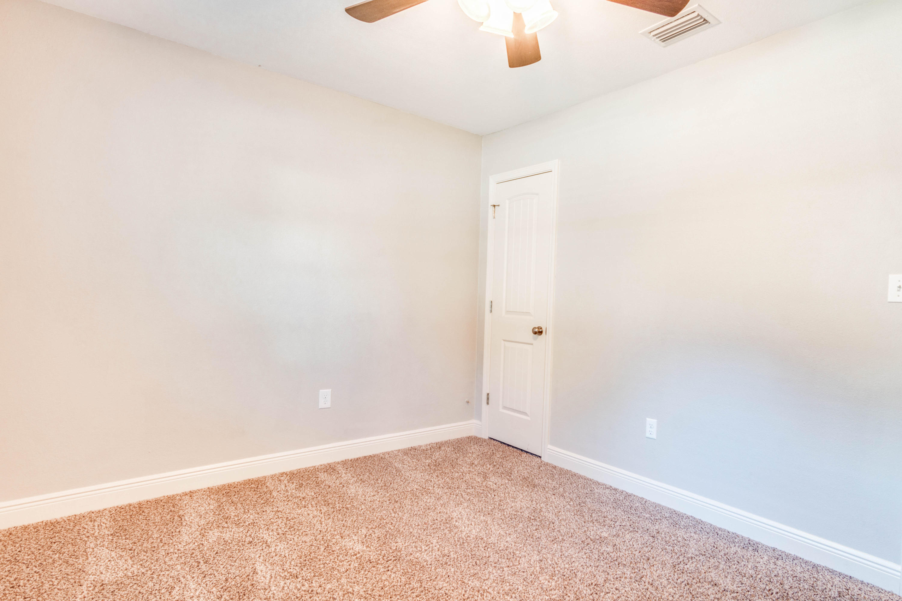 PINECREST HILLS - Residential Lease