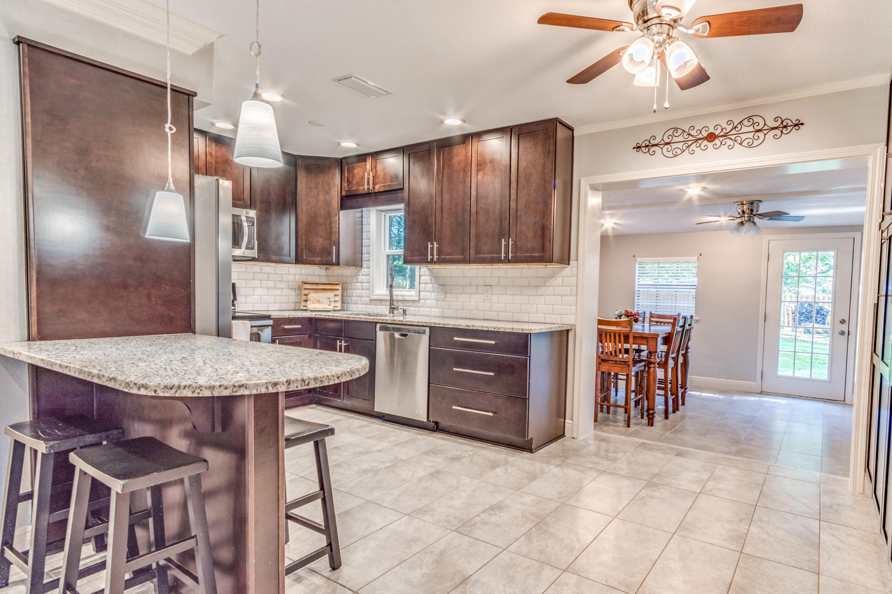 PINECREST HILLS - Residential Lease