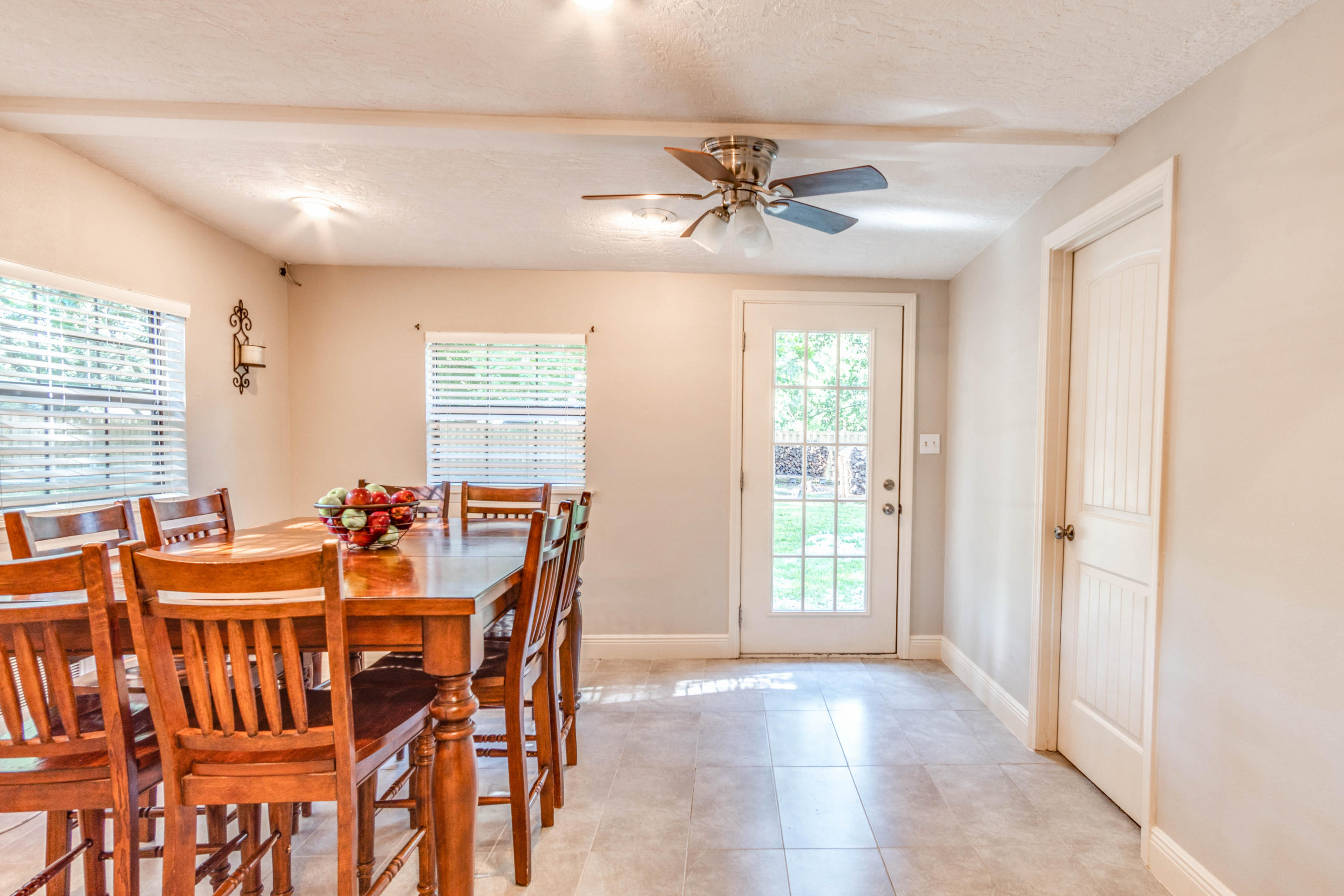 PINECREST HILLS - Residential Lease