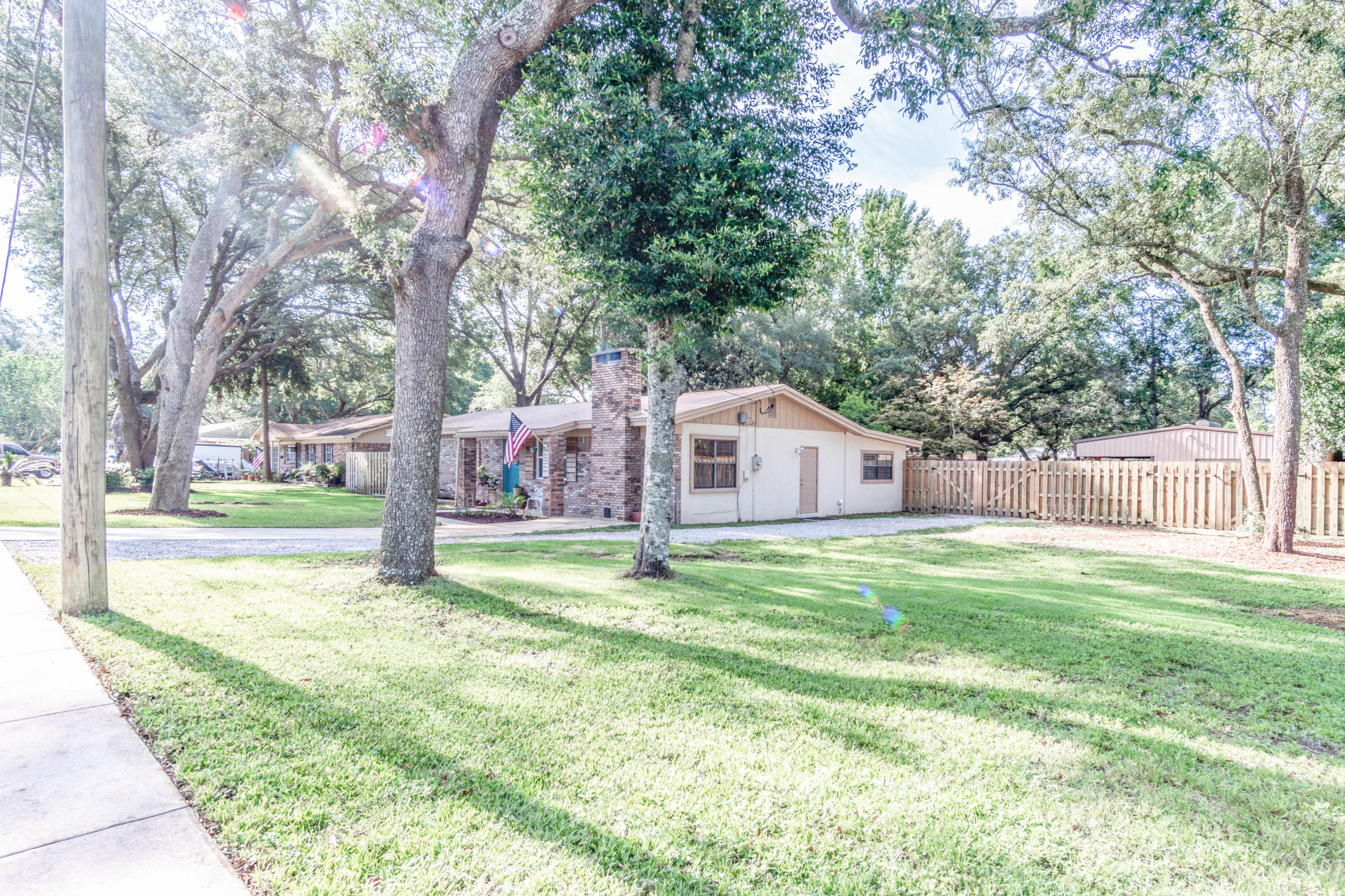 PINECREST HILLS - Residential Lease