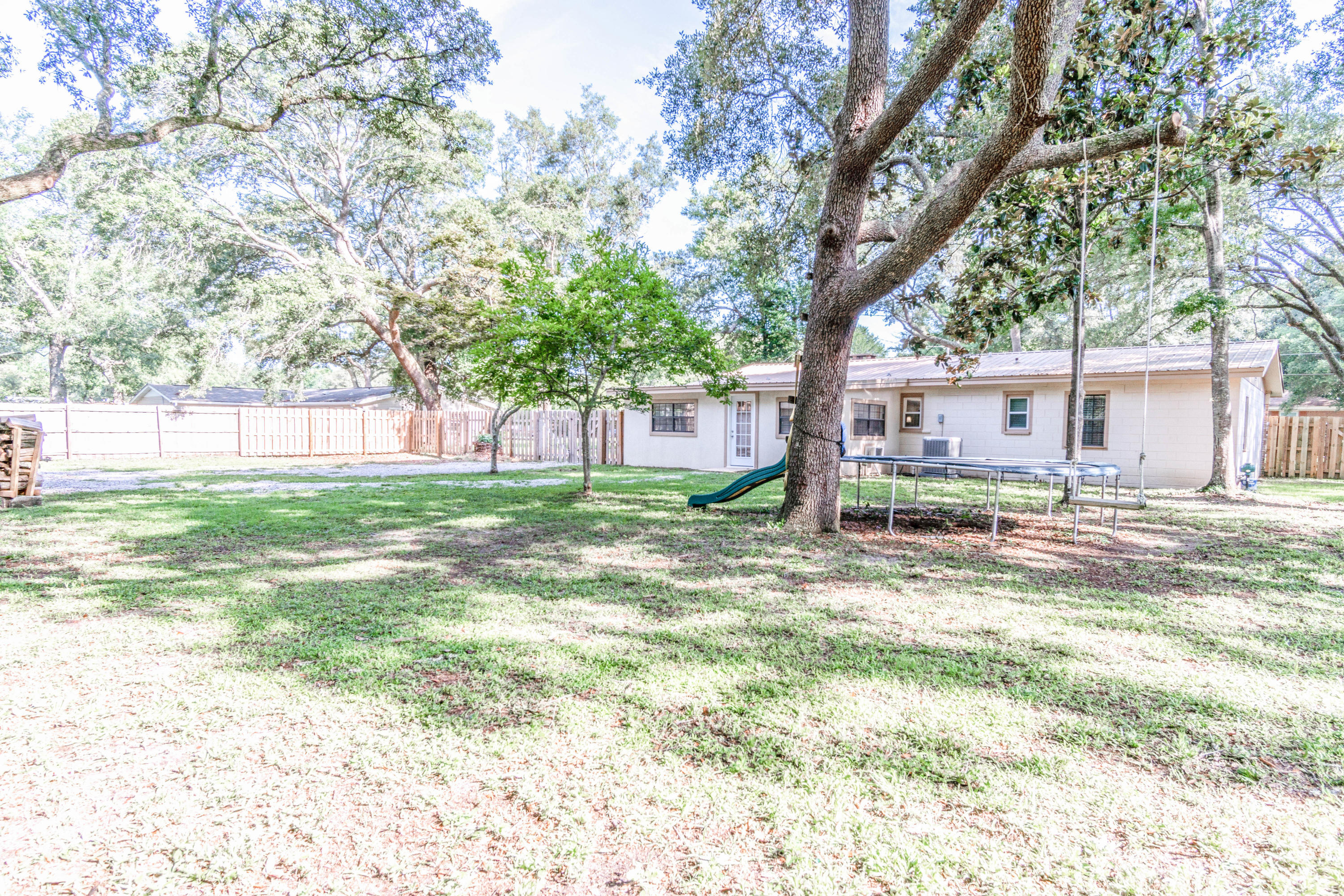 PINECREST HILLS - Residential Lease