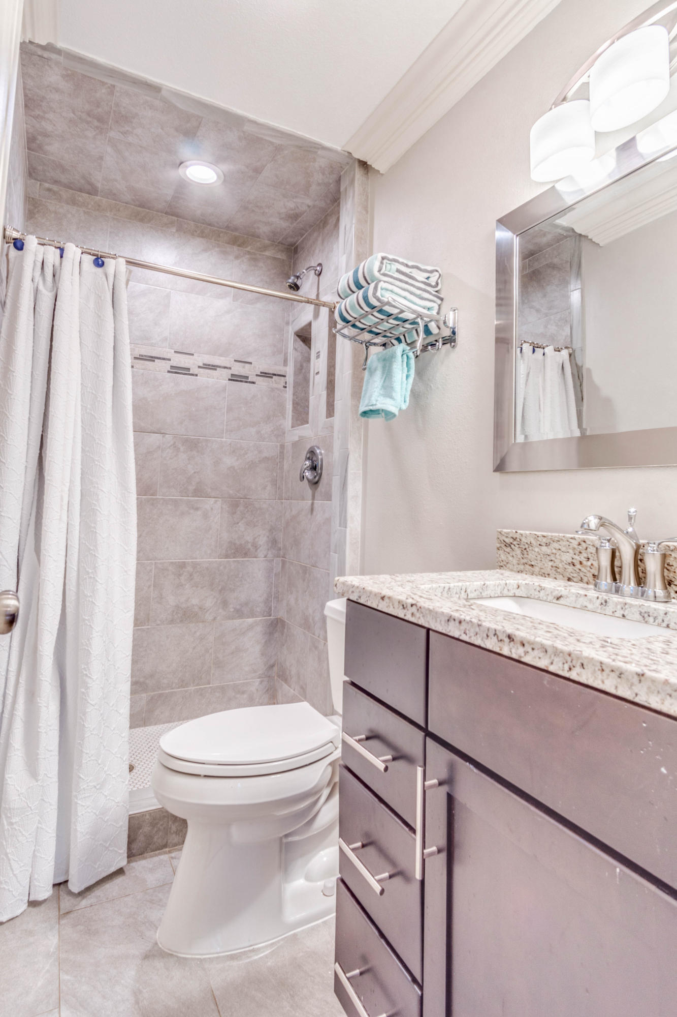 PINECREST HILLS - Residential Lease