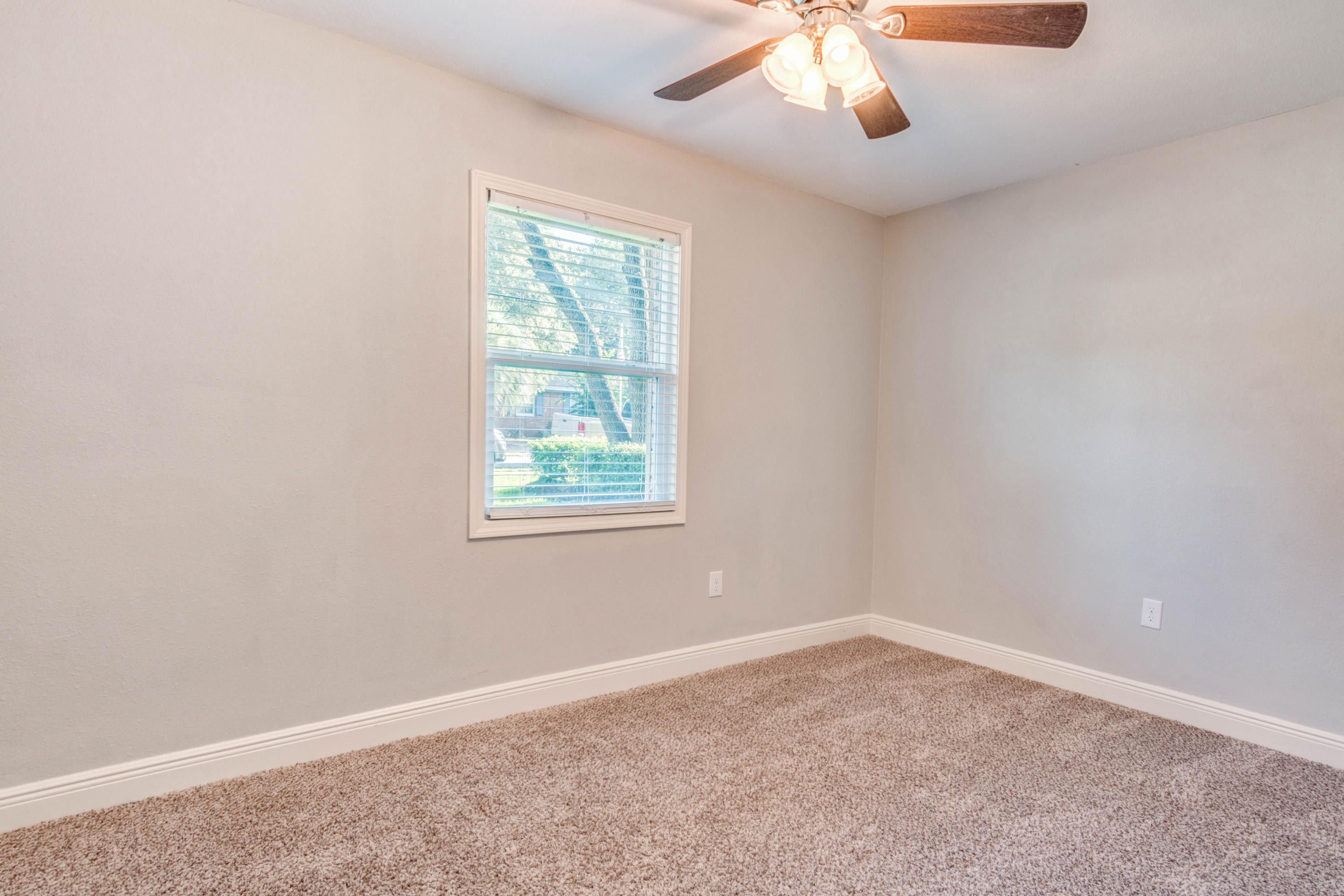 PINECREST HILLS - Residential Lease