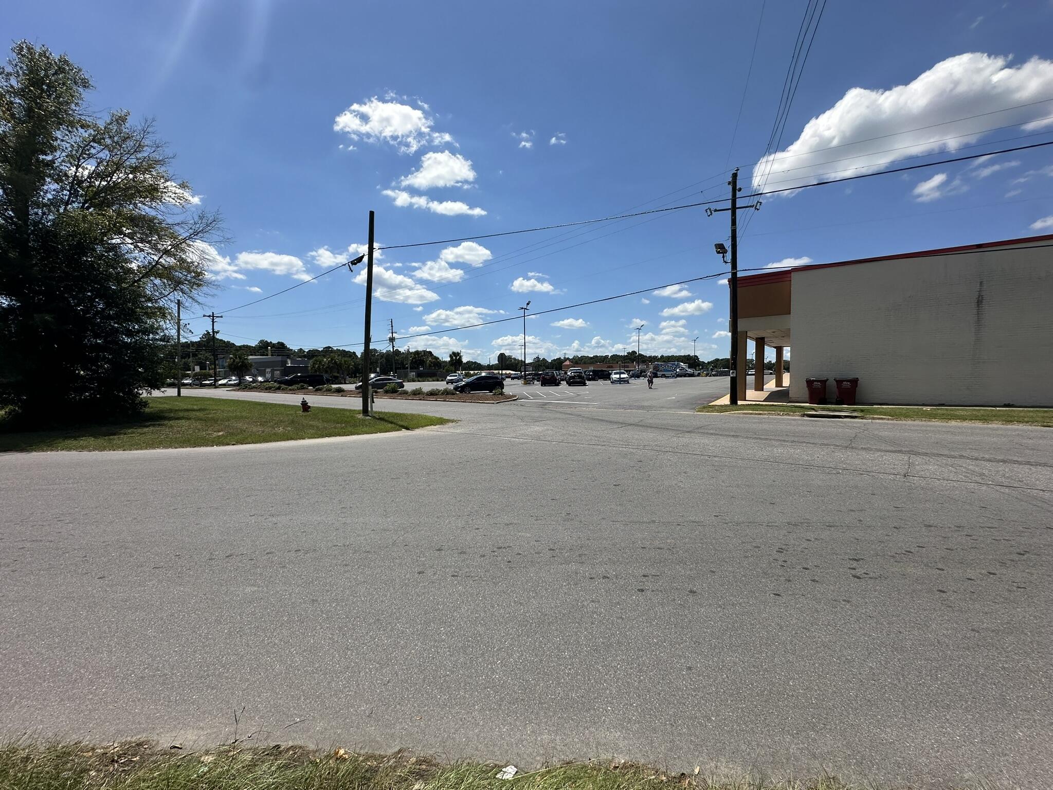 CRESTVIEW - Land