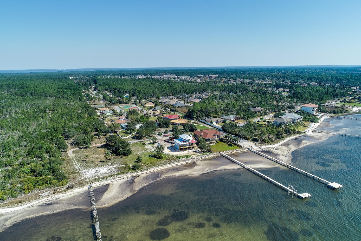 SMUGGLERS COVE - Residential