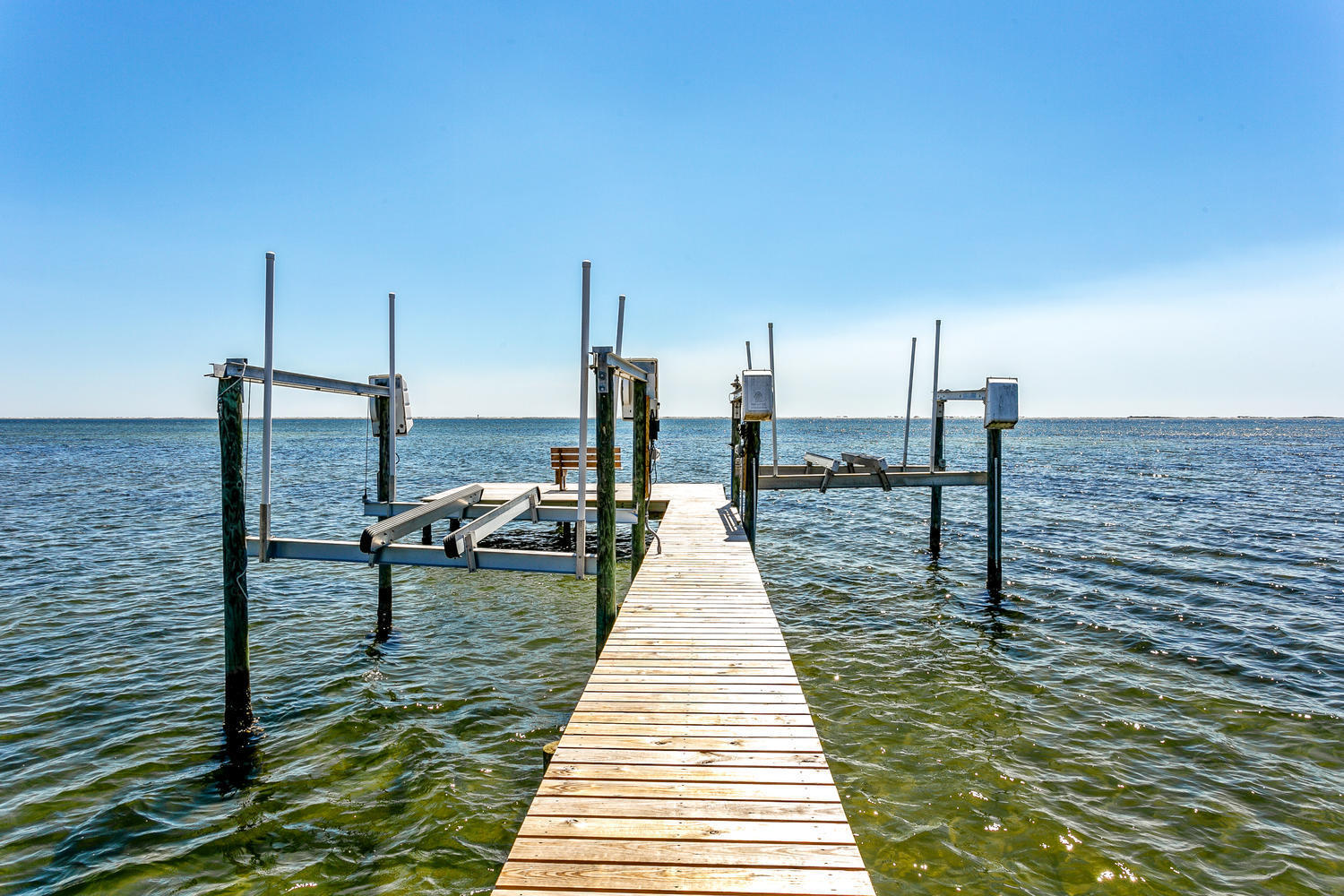 SMUGGLERS COVE - Residential