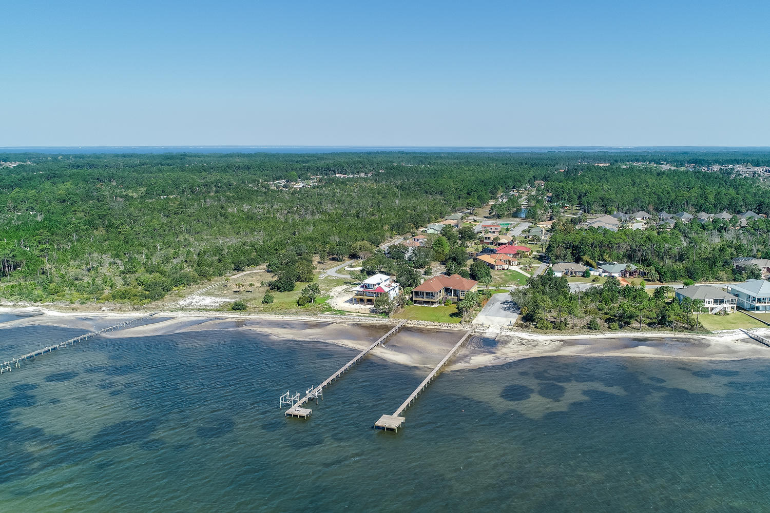SMUGGLERS COVE - Residential