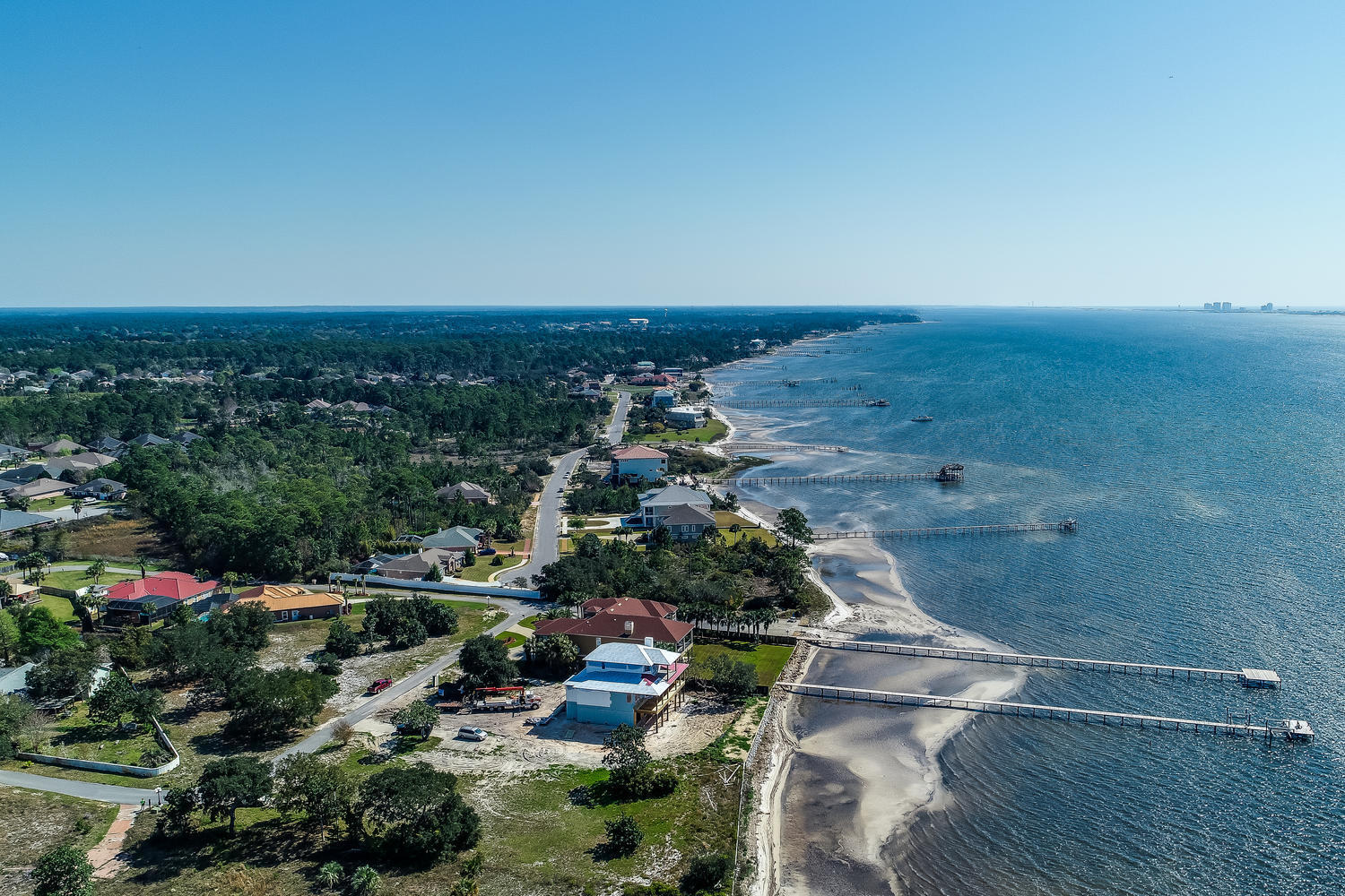 SMUGGLERS COVE - Residential