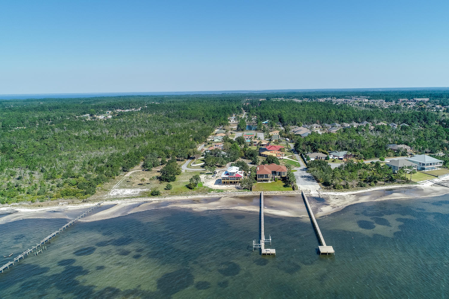 SMUGGLERS COVE - Residential