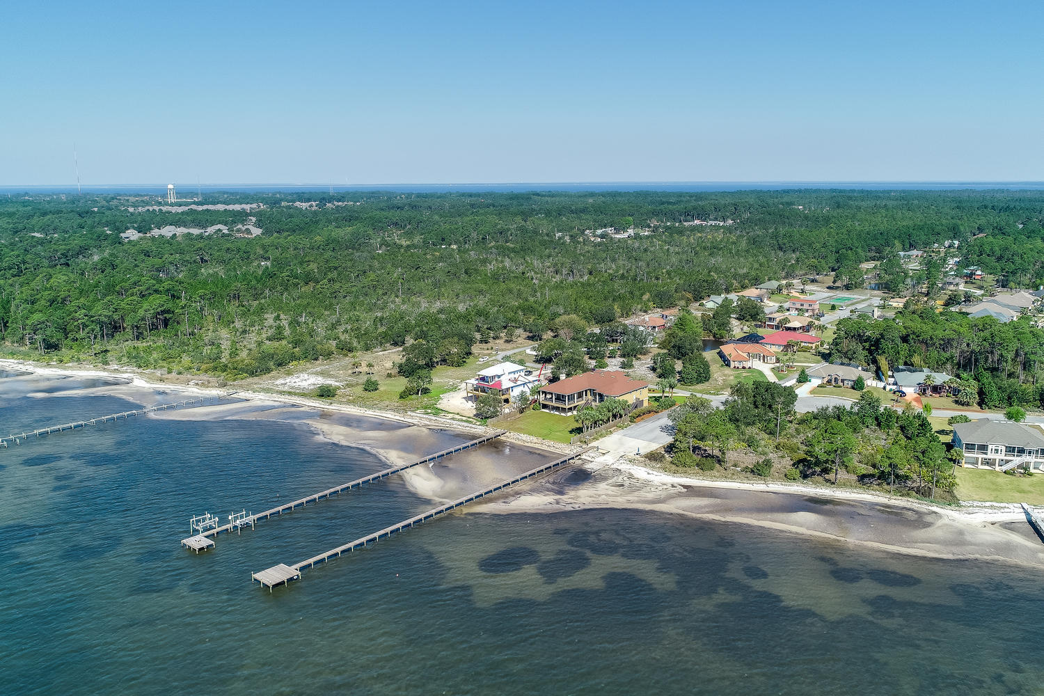 SMUGGLERS COVE - Residential