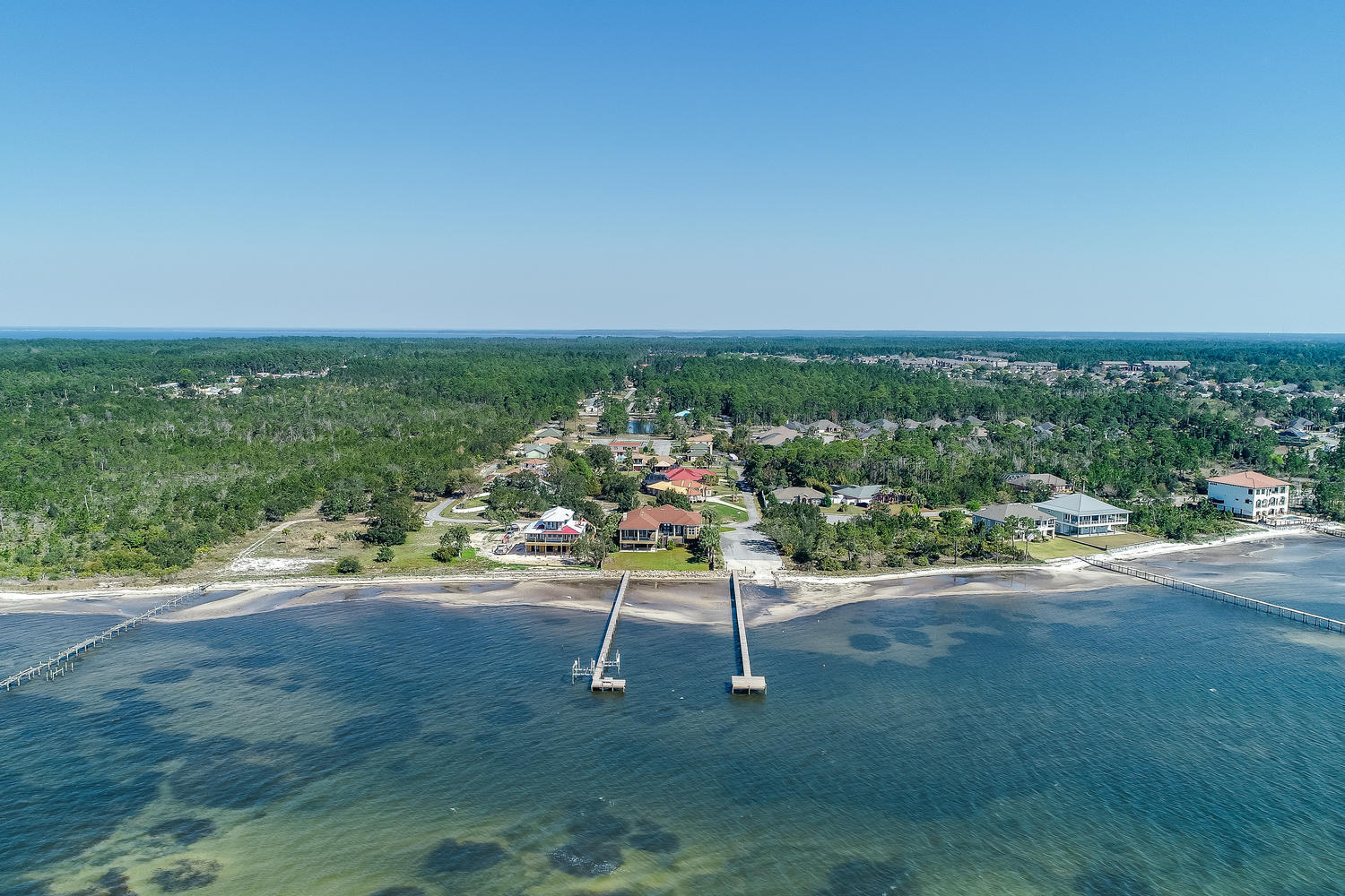 SMUGGLERS COVE - Residential