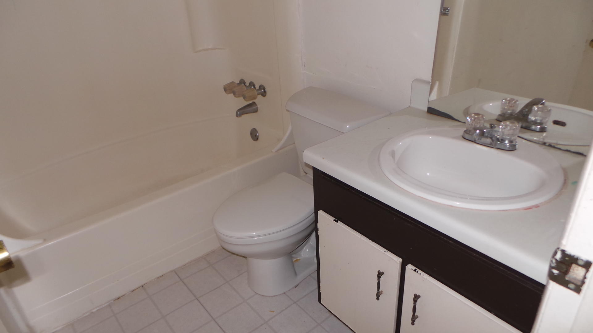 CEDARS CONDO - Residential