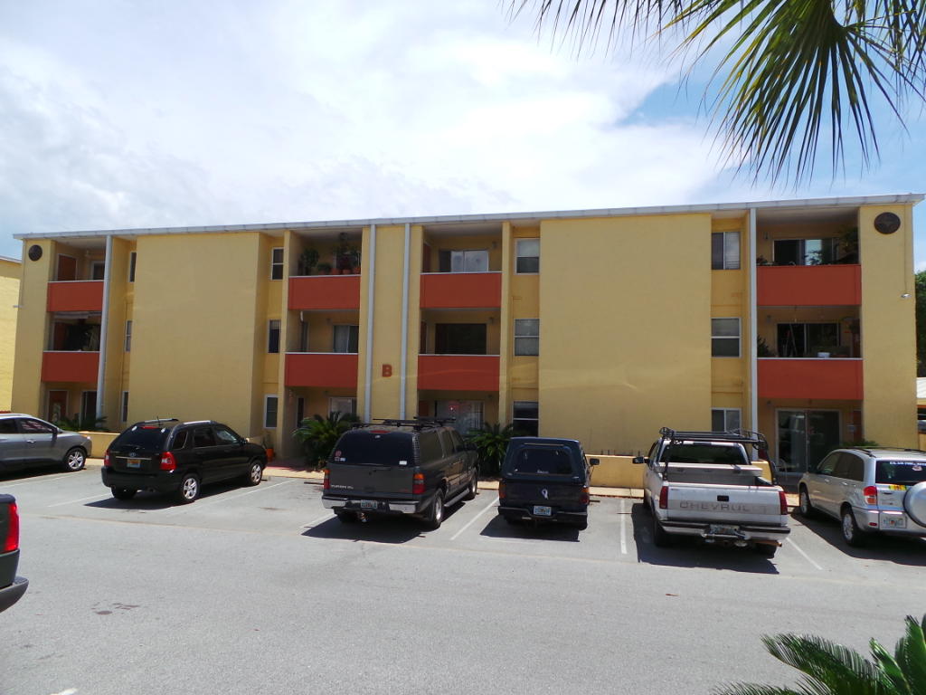 CEDARS CONDO - Residential