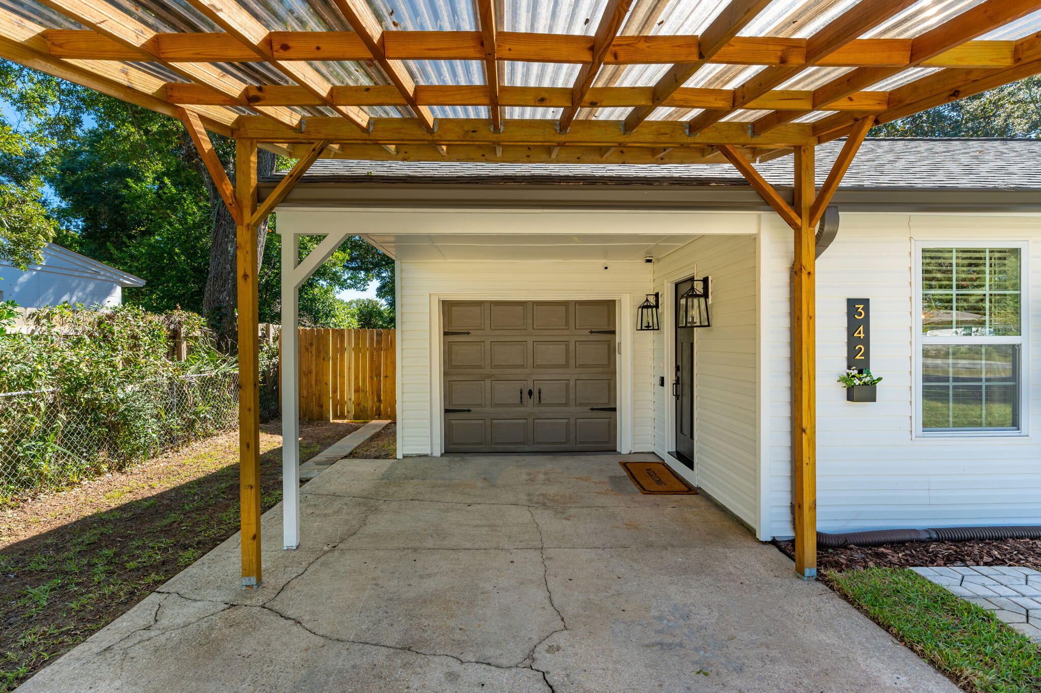 ELLIOTTS POINT - Residential