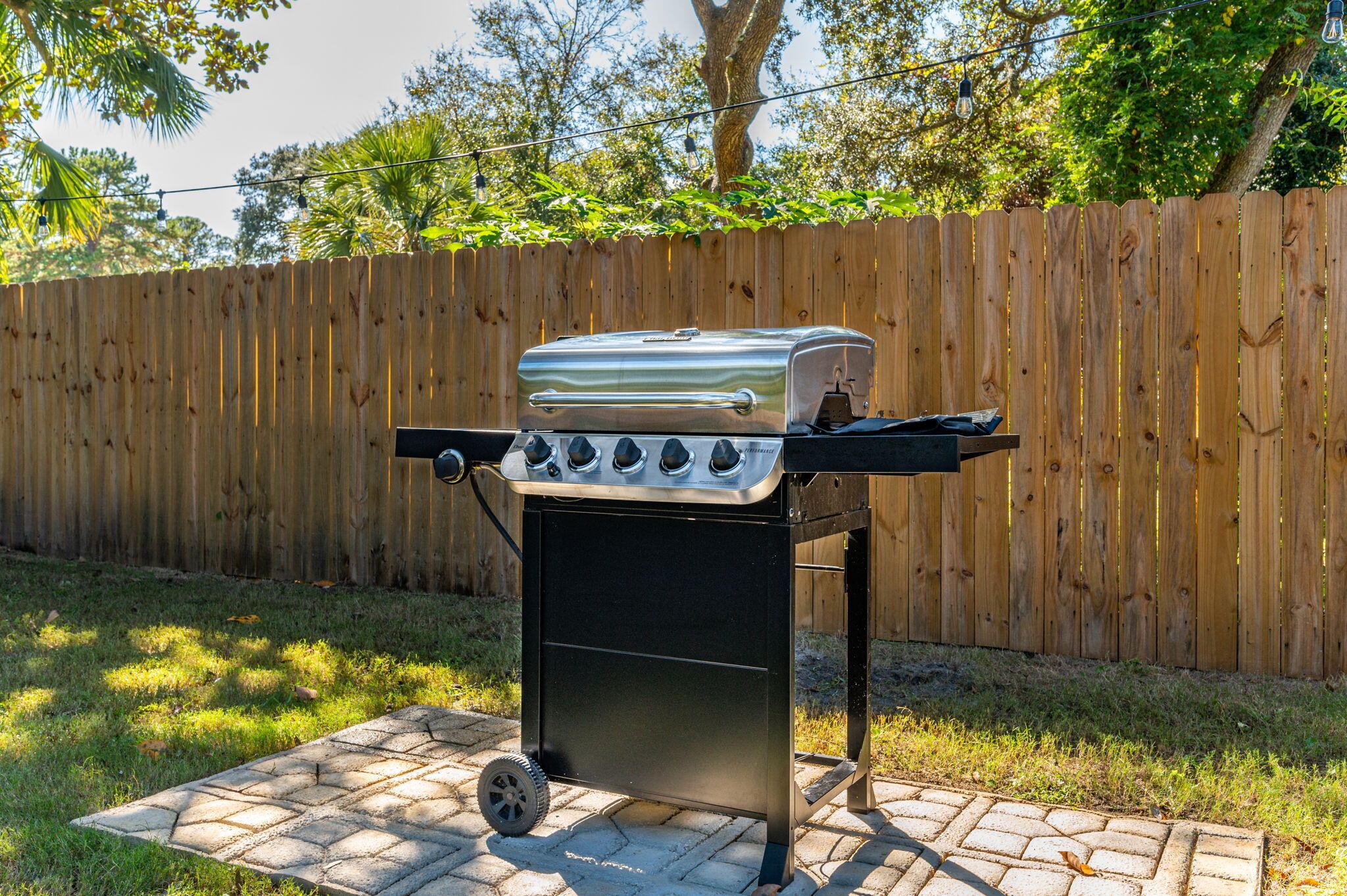 ELLIOTTS POINT - Residential