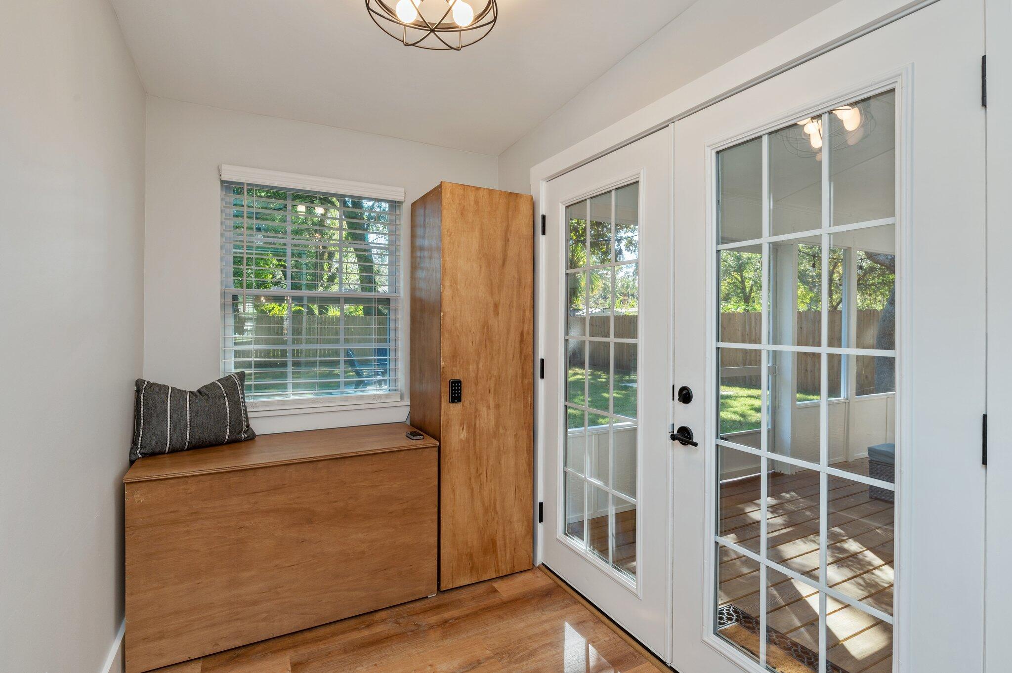 ELLIOTTS POINT - Residential