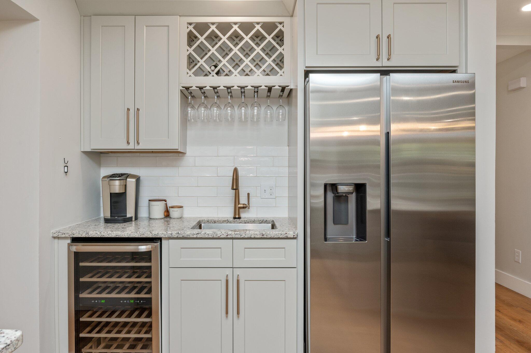 ELLIOTTS POINT - Residential