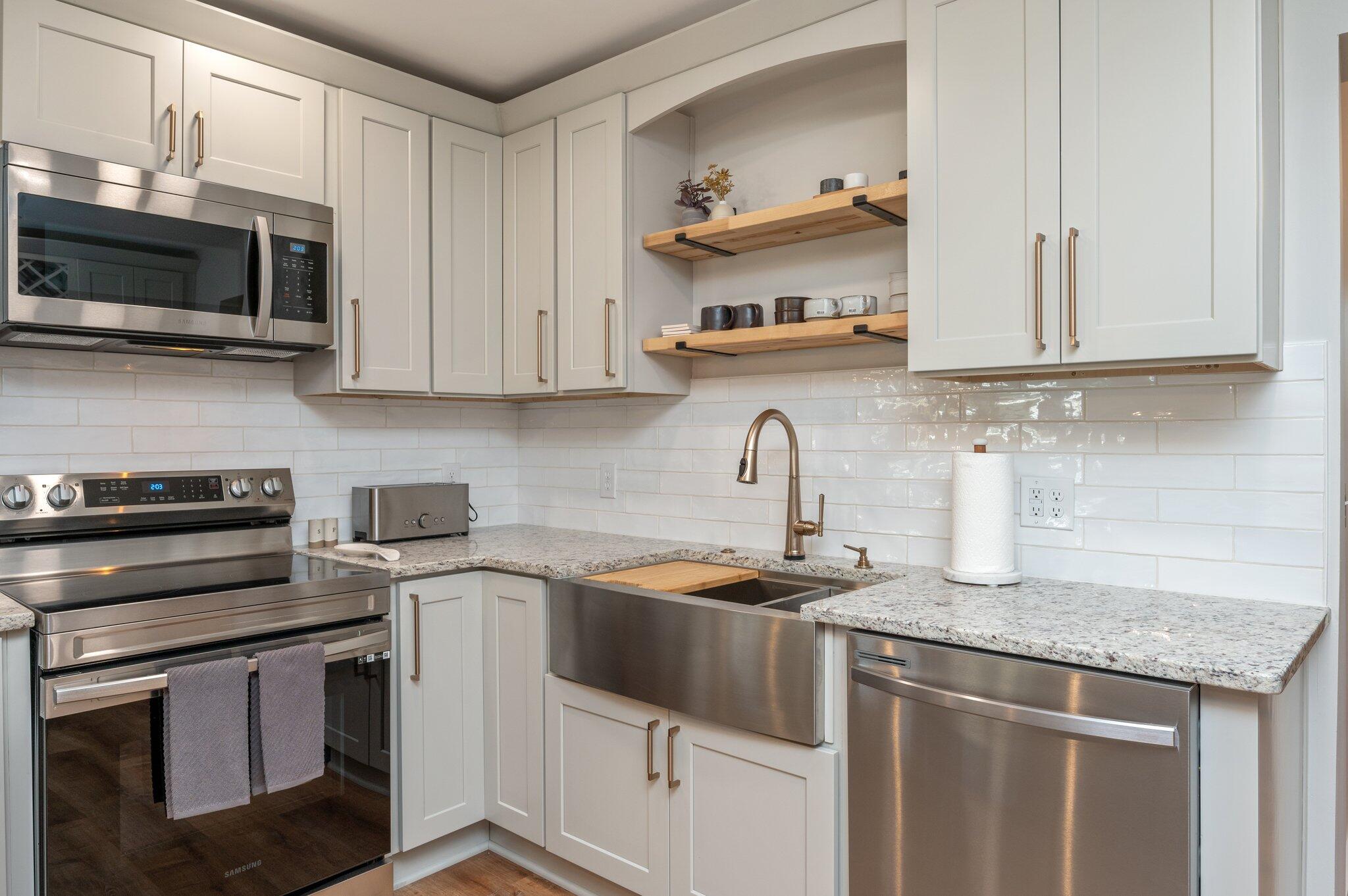 ELLIOTTS POINT - Residential