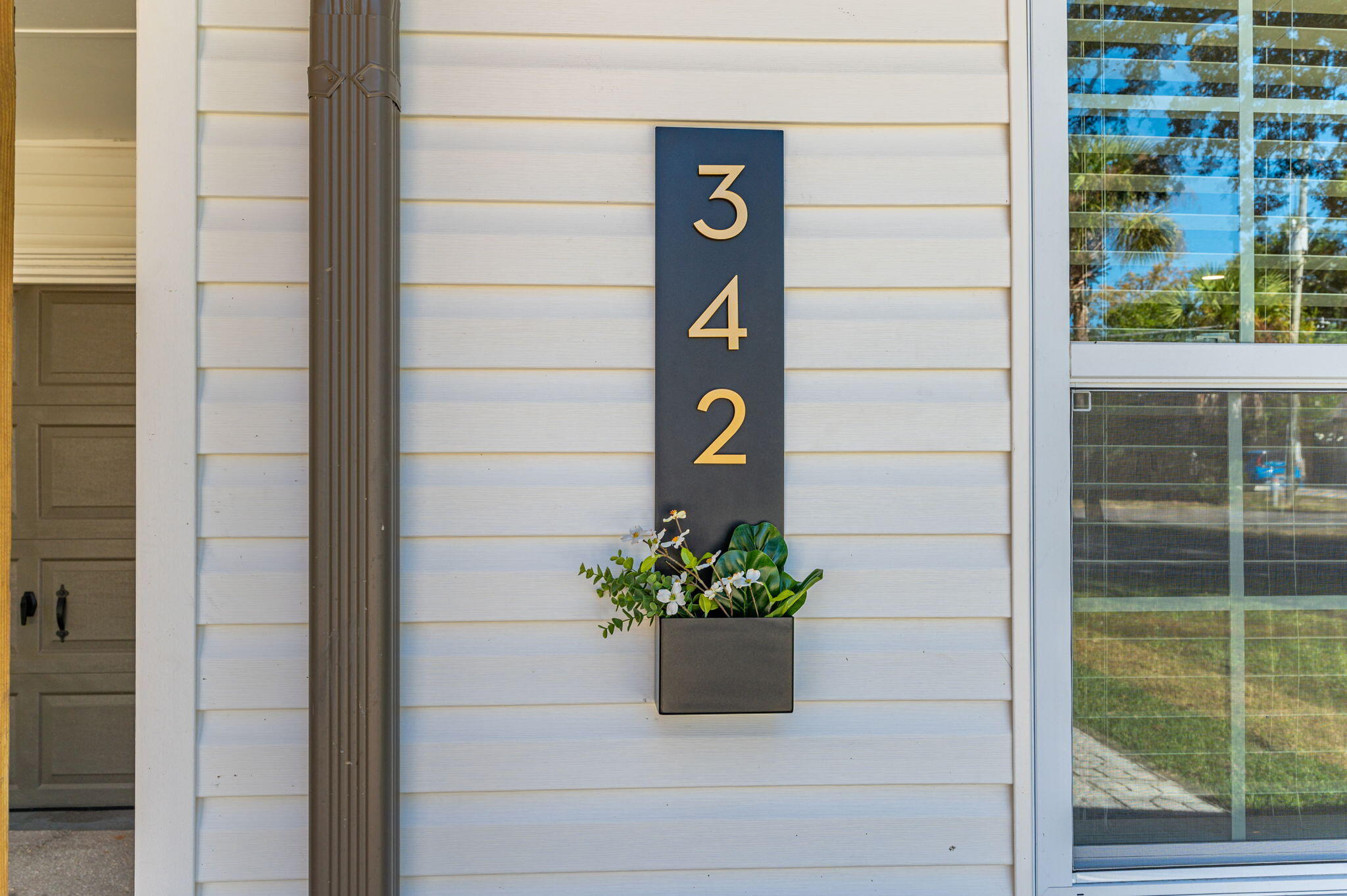 ELLIOTTS POINT - Residential