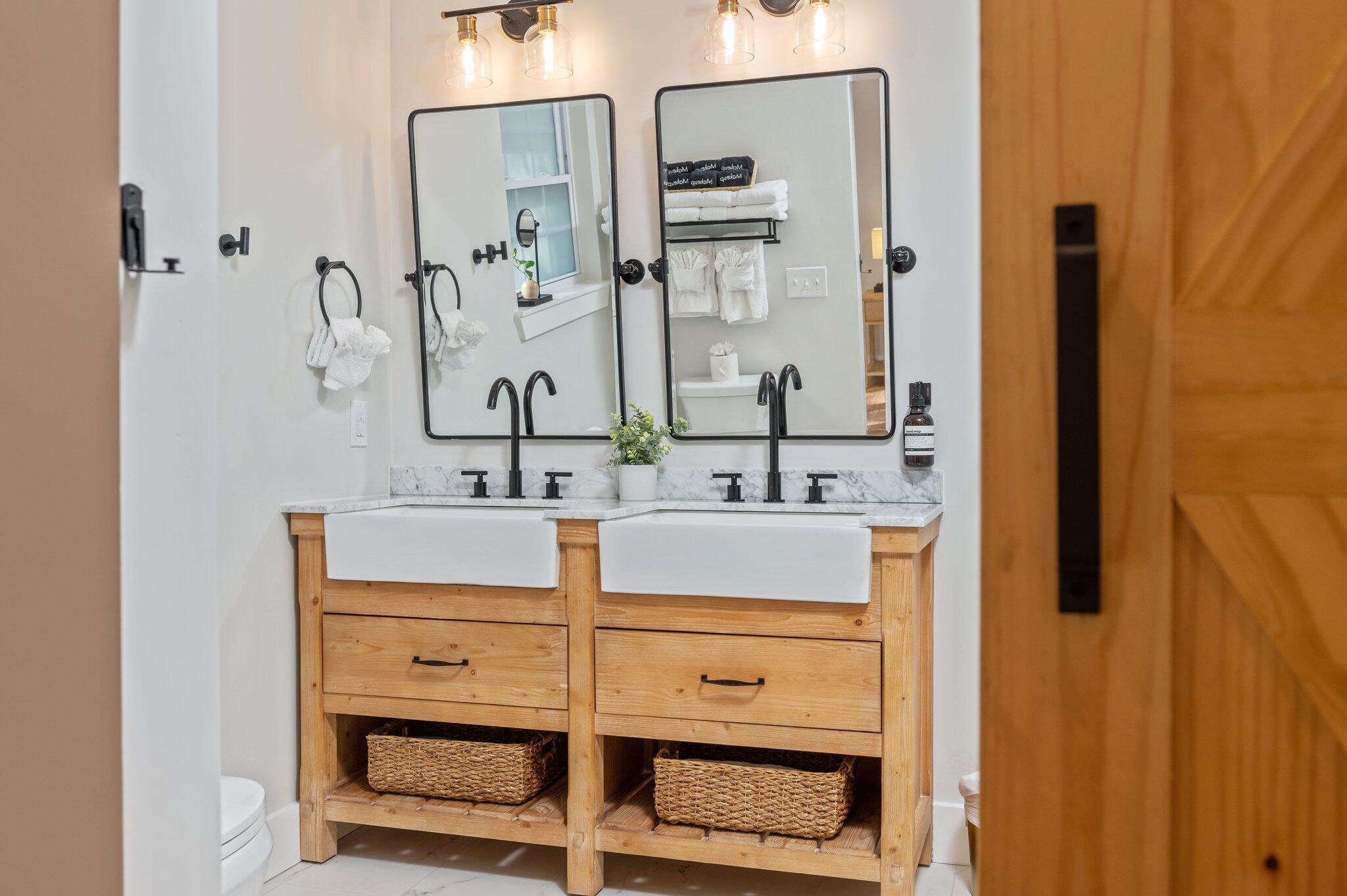 ELLIOTTS POINT - Residential