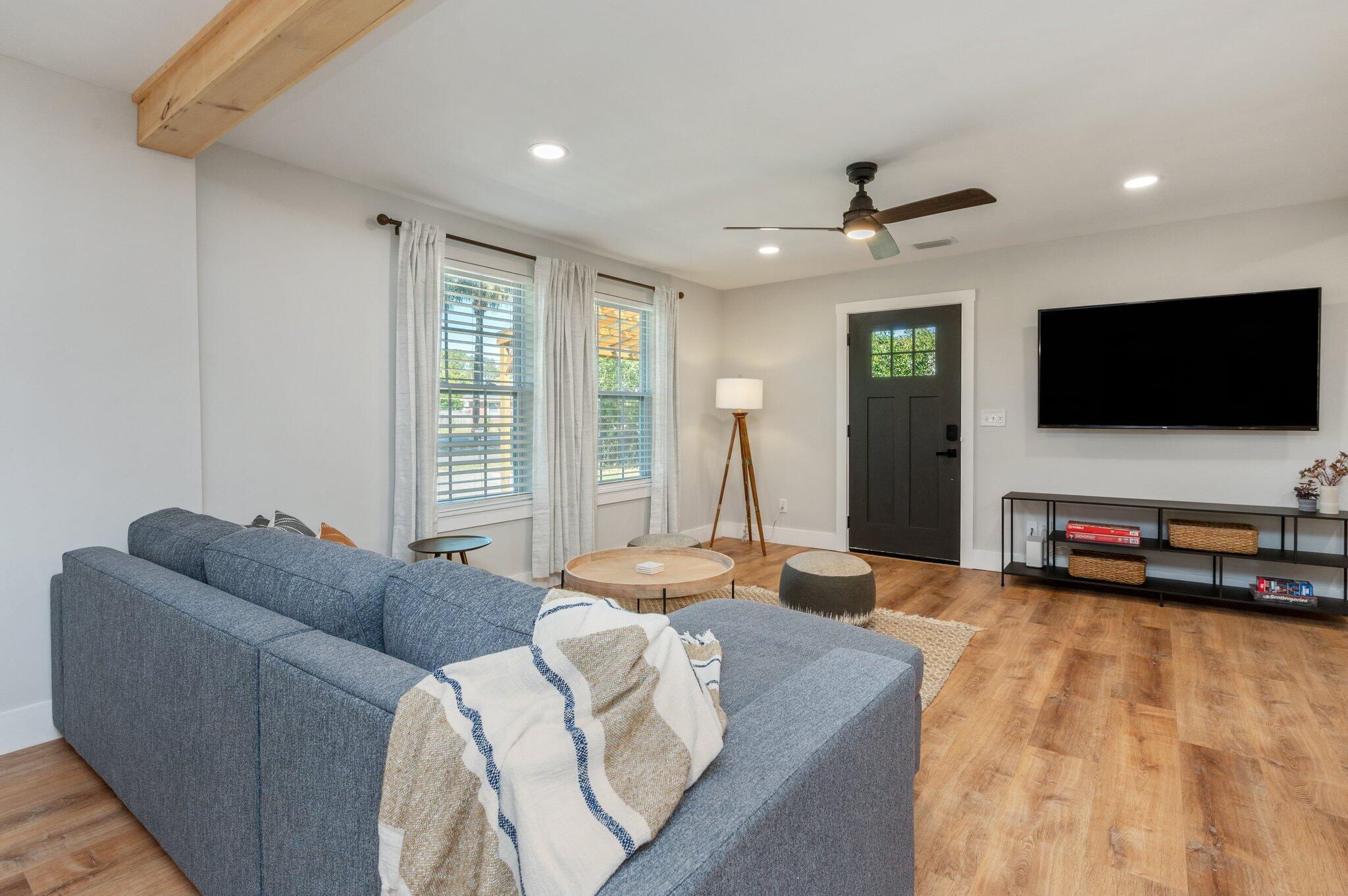 ELLIOTTS POINT - Residential