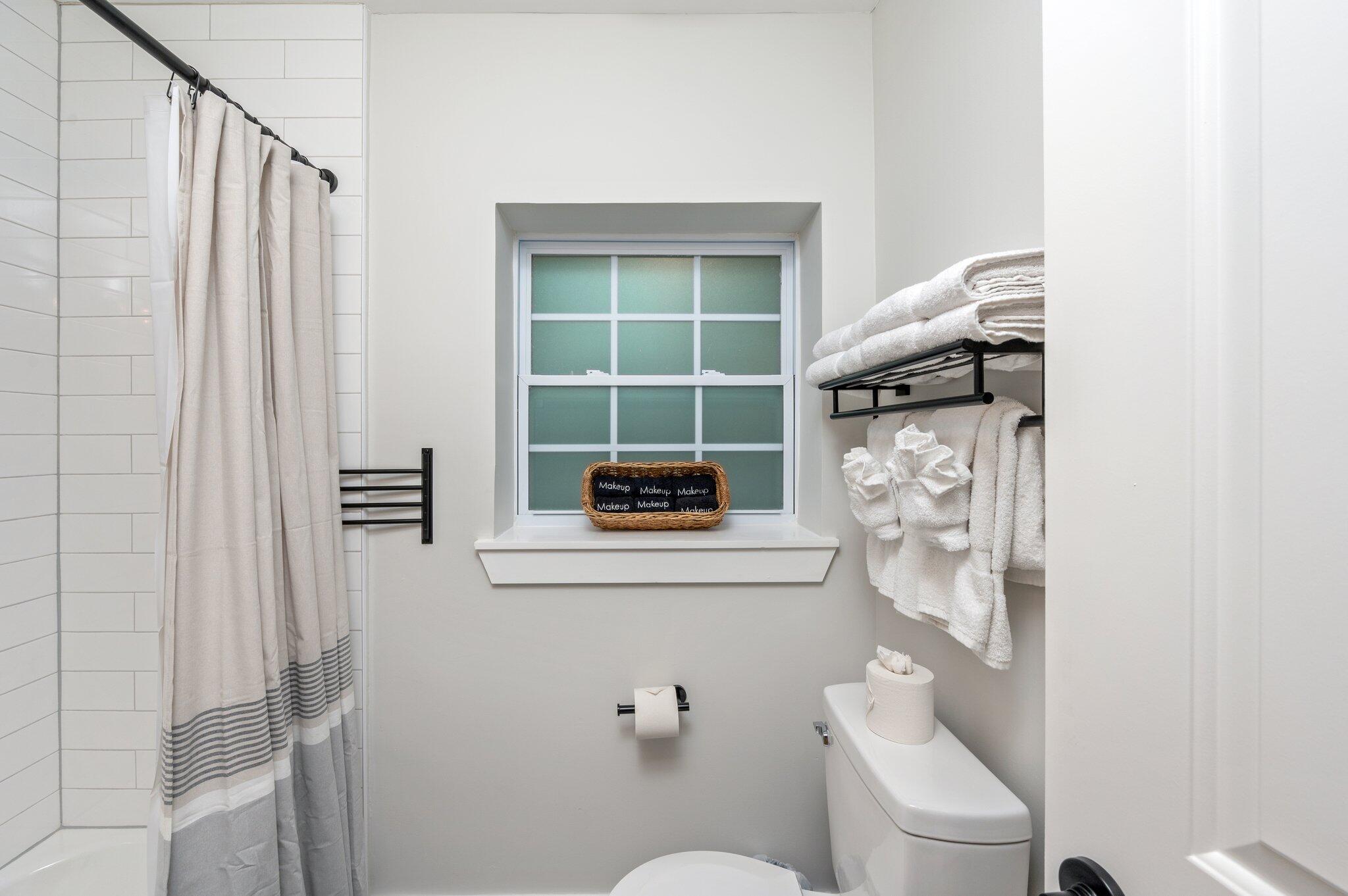 ELLIOTTS POINT - Residential