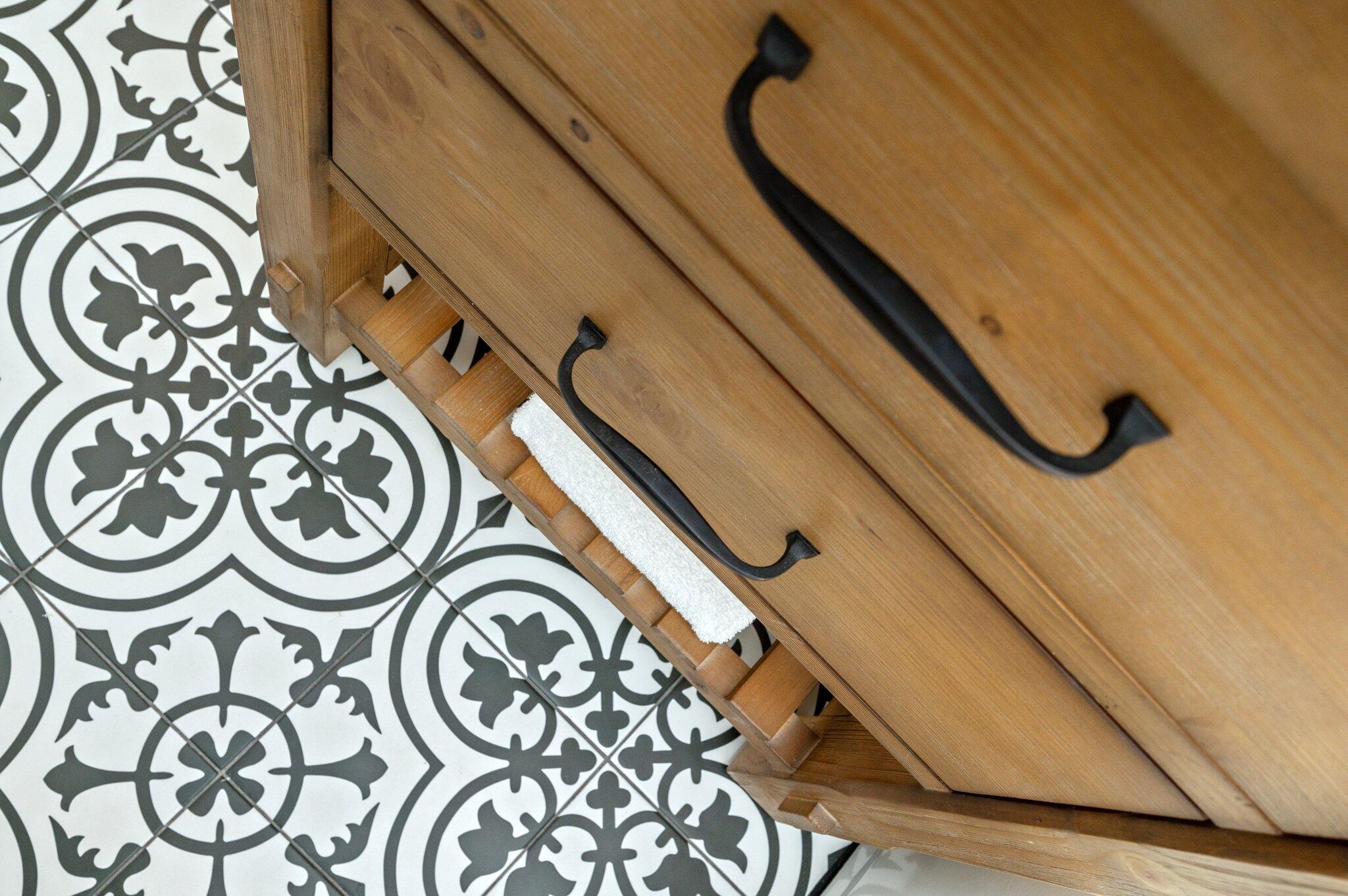 ELLIOTTS POINT - Residential