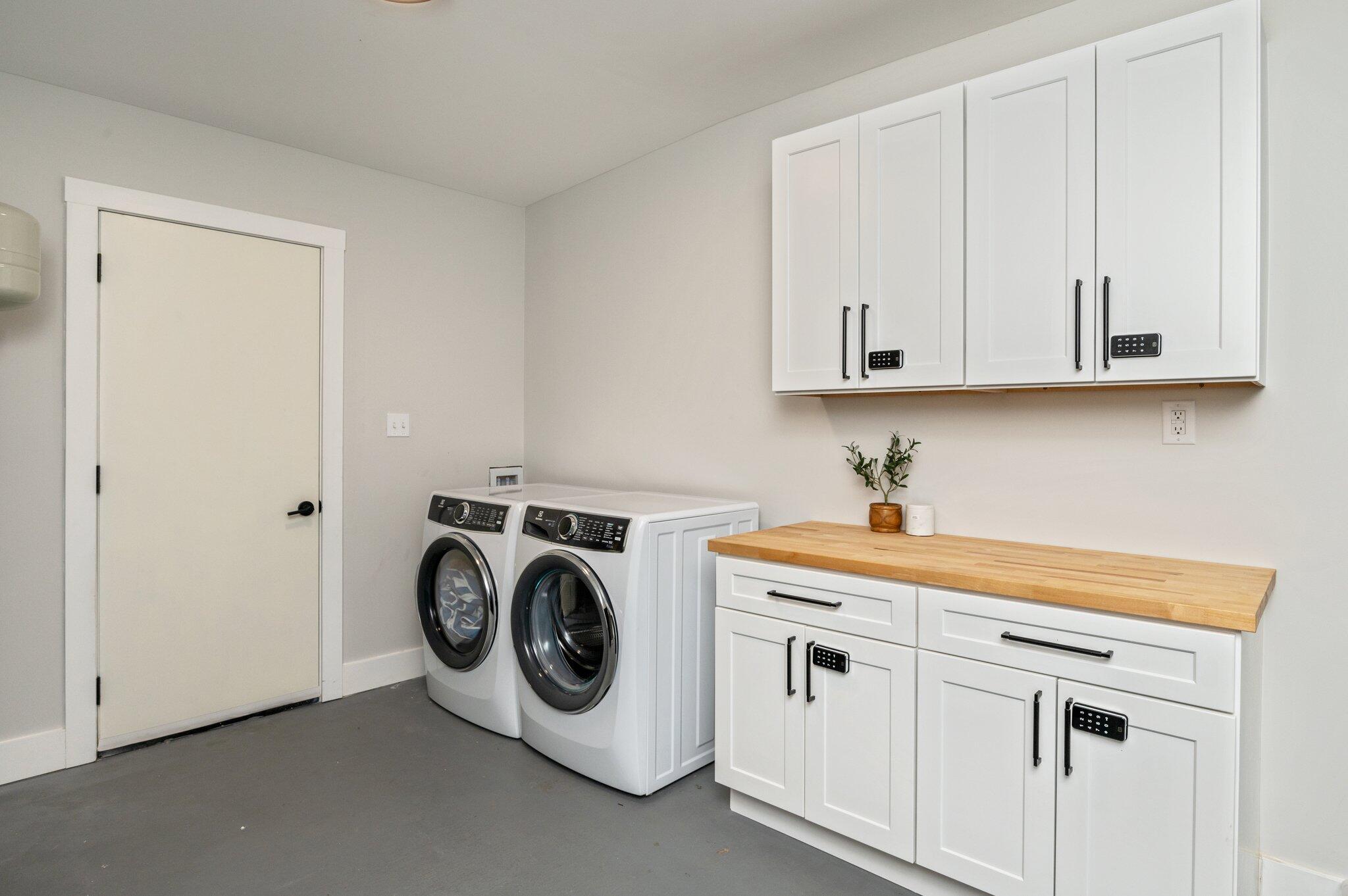 ELLIOTTS POINT - Residential