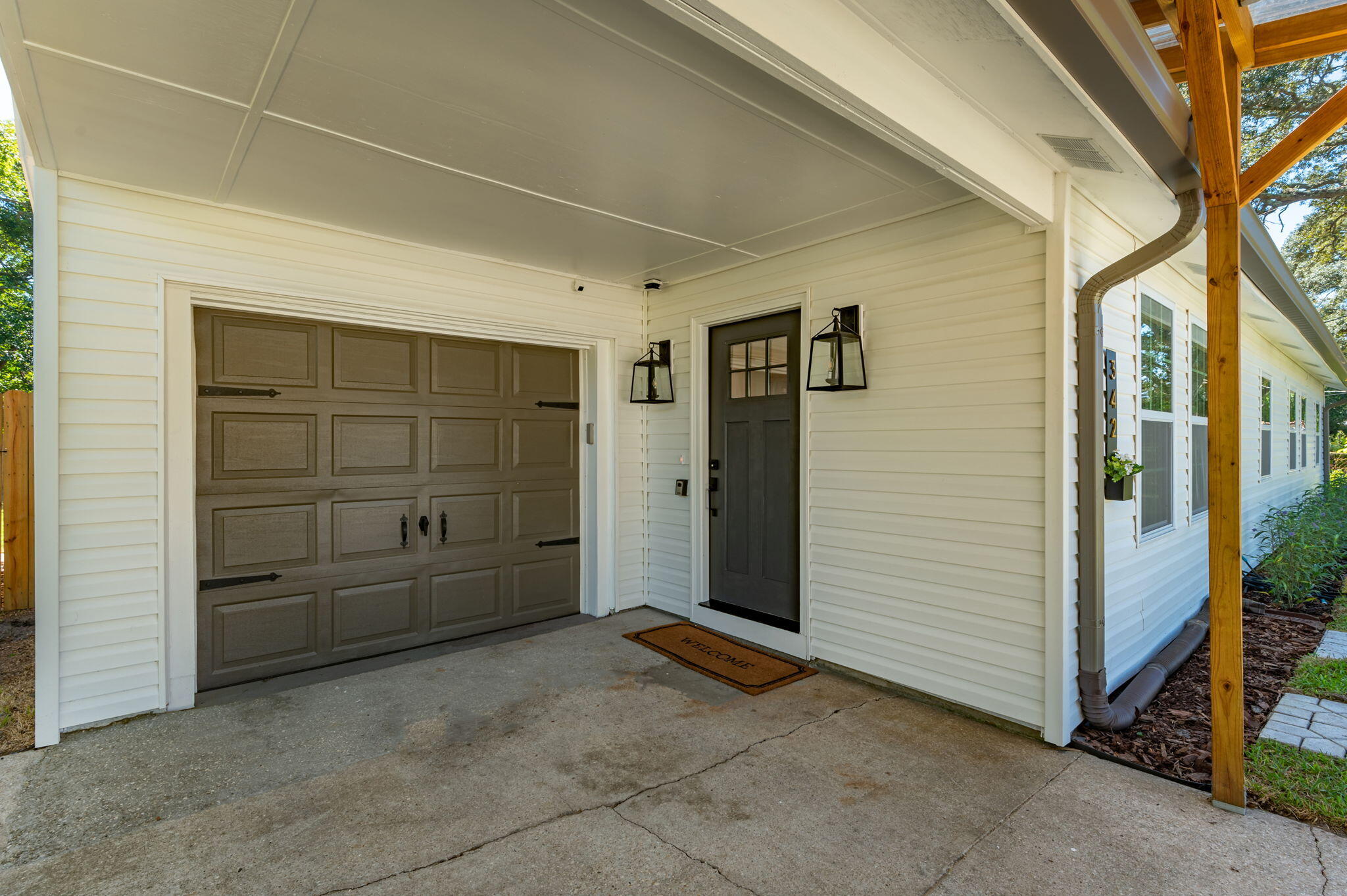 ELLIOTTS POINT - Residential