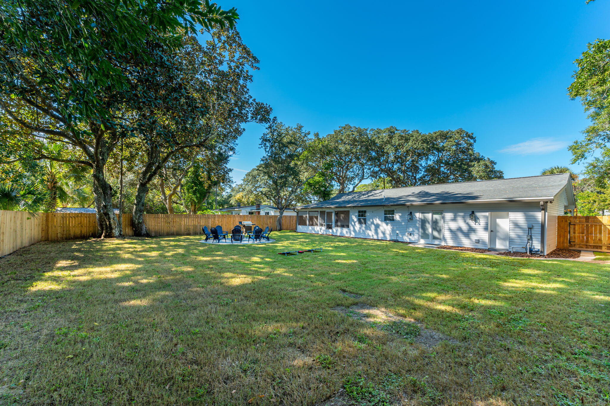 ELLIOTTS POINT - Residential