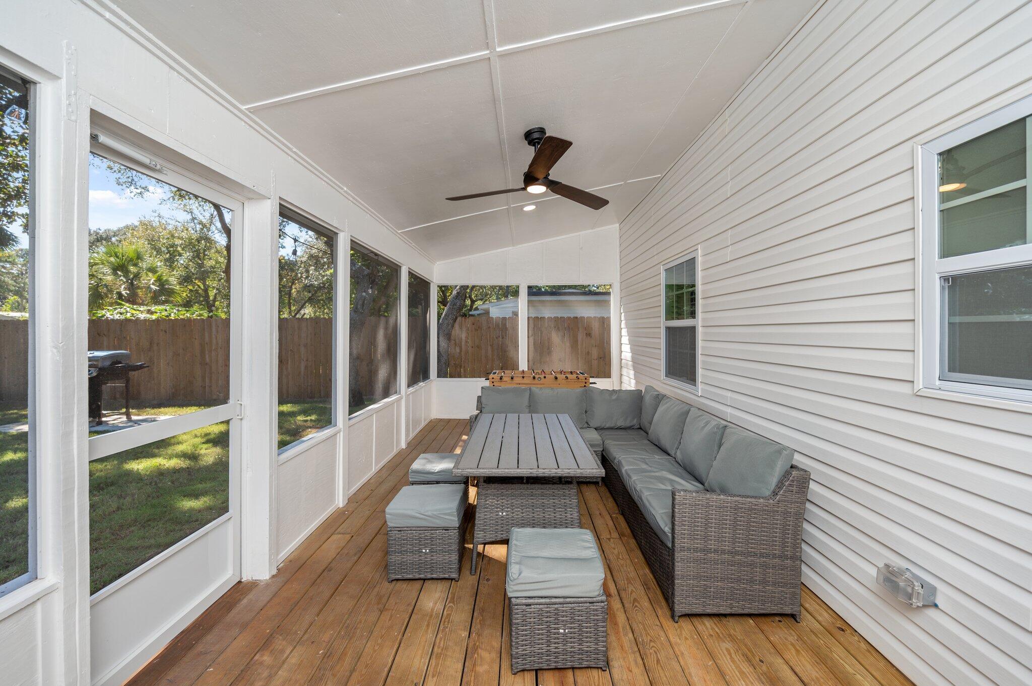 ELLIOTTS POINT - Residential