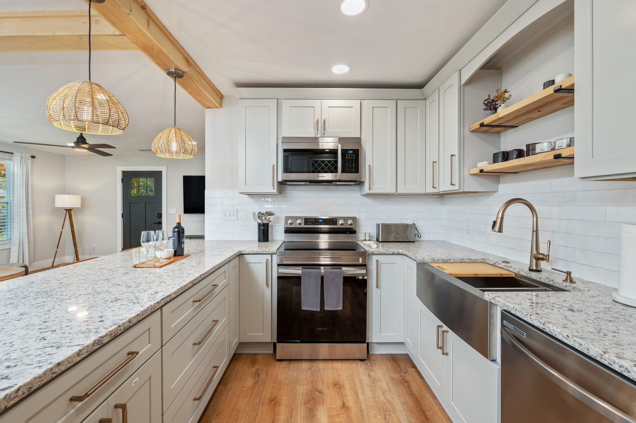 ELLIOTTS POINT - Residential