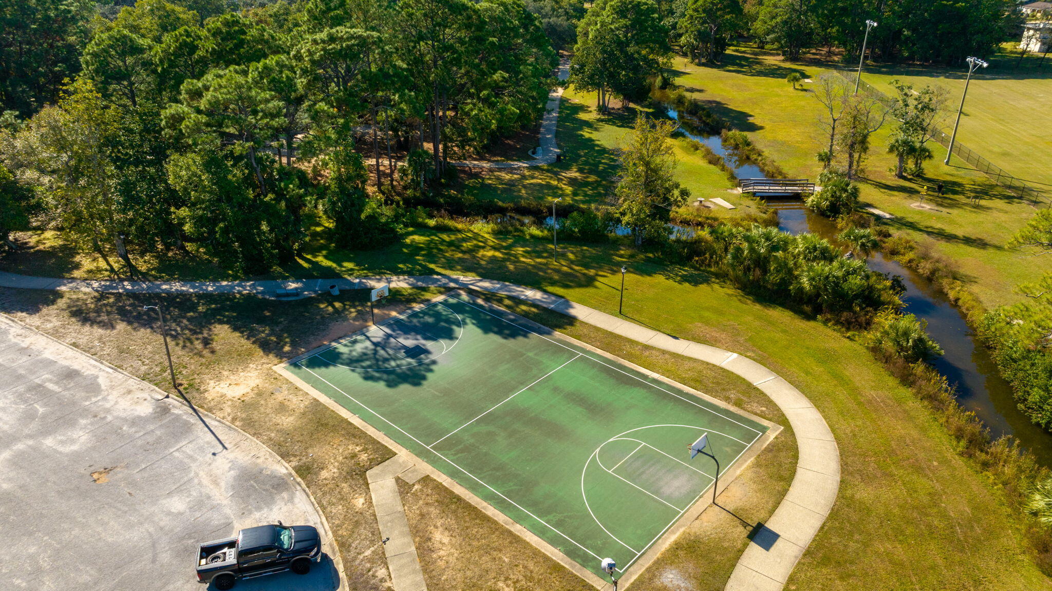 ELLIOTTS POINT - Residential