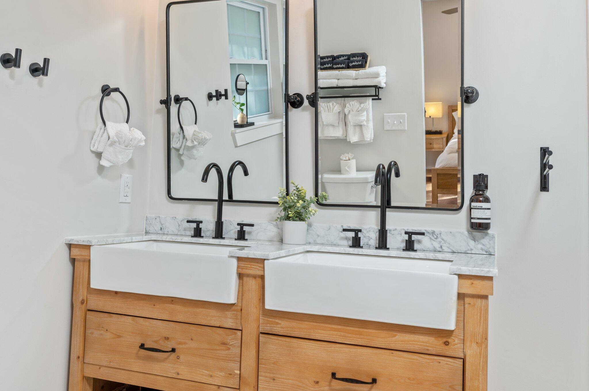 ELLIOTTS POINT - Residential