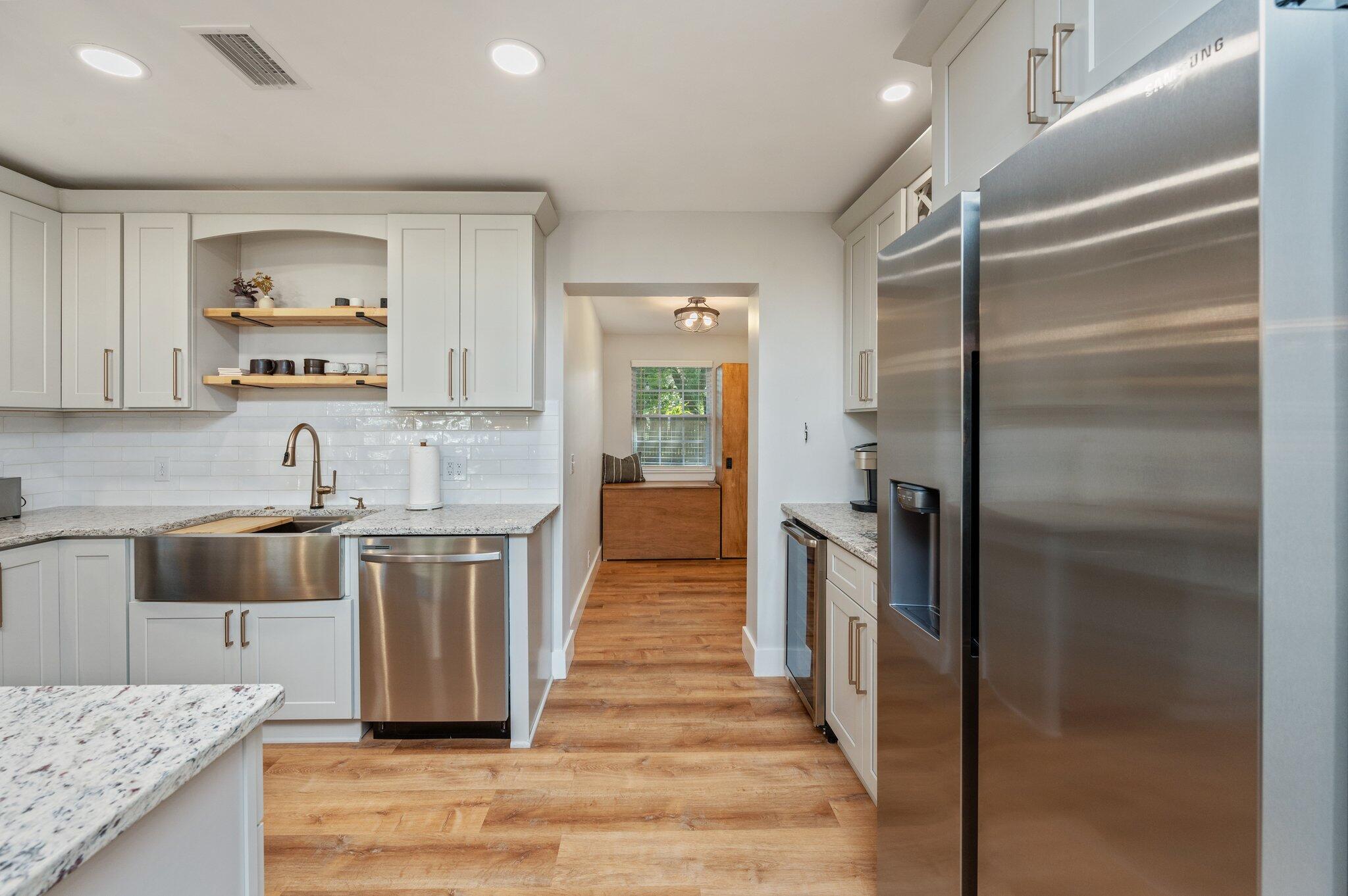 ELLIOTTS POINT - Residential