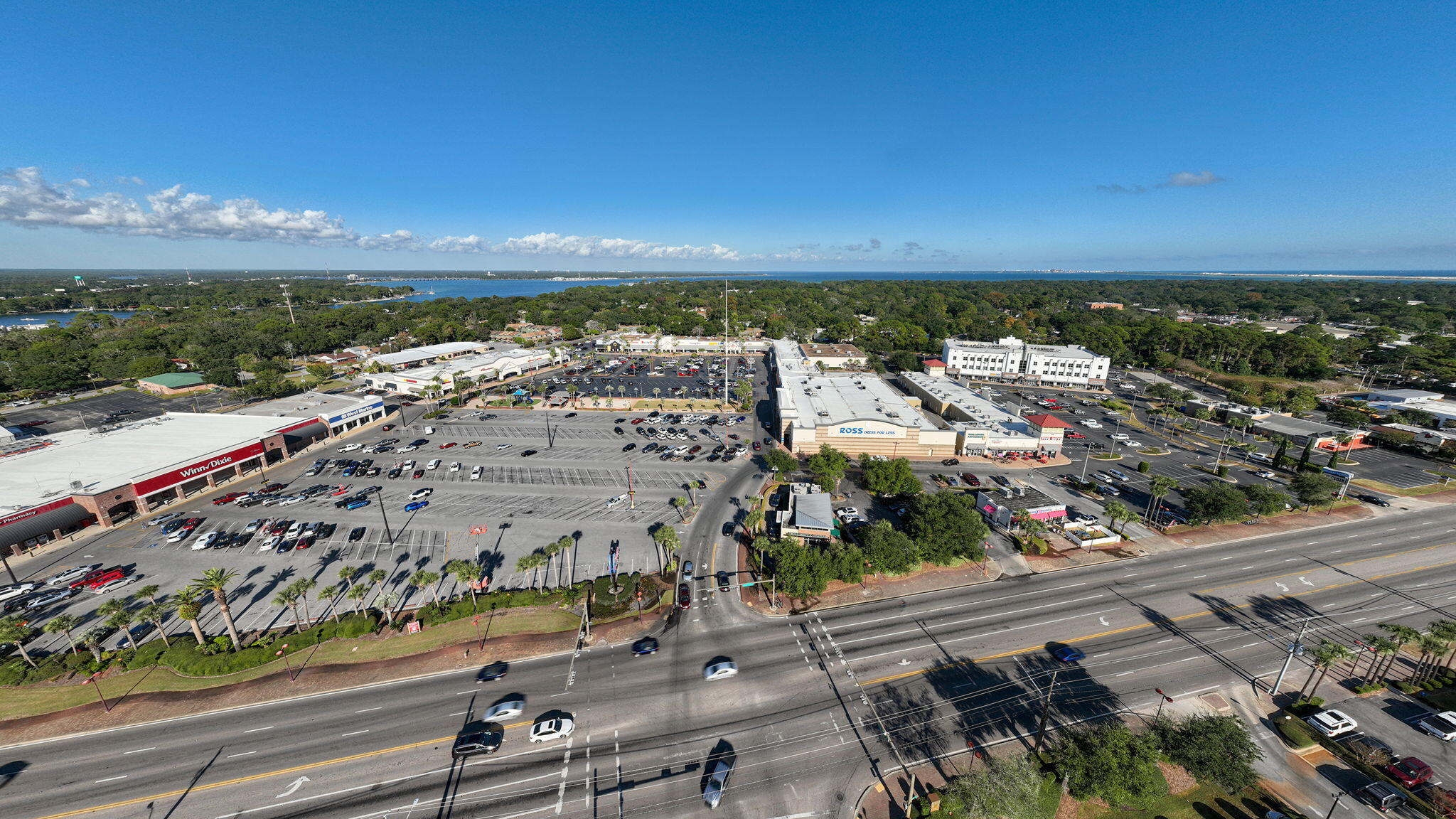 ELLIOTTS POINT - Residential