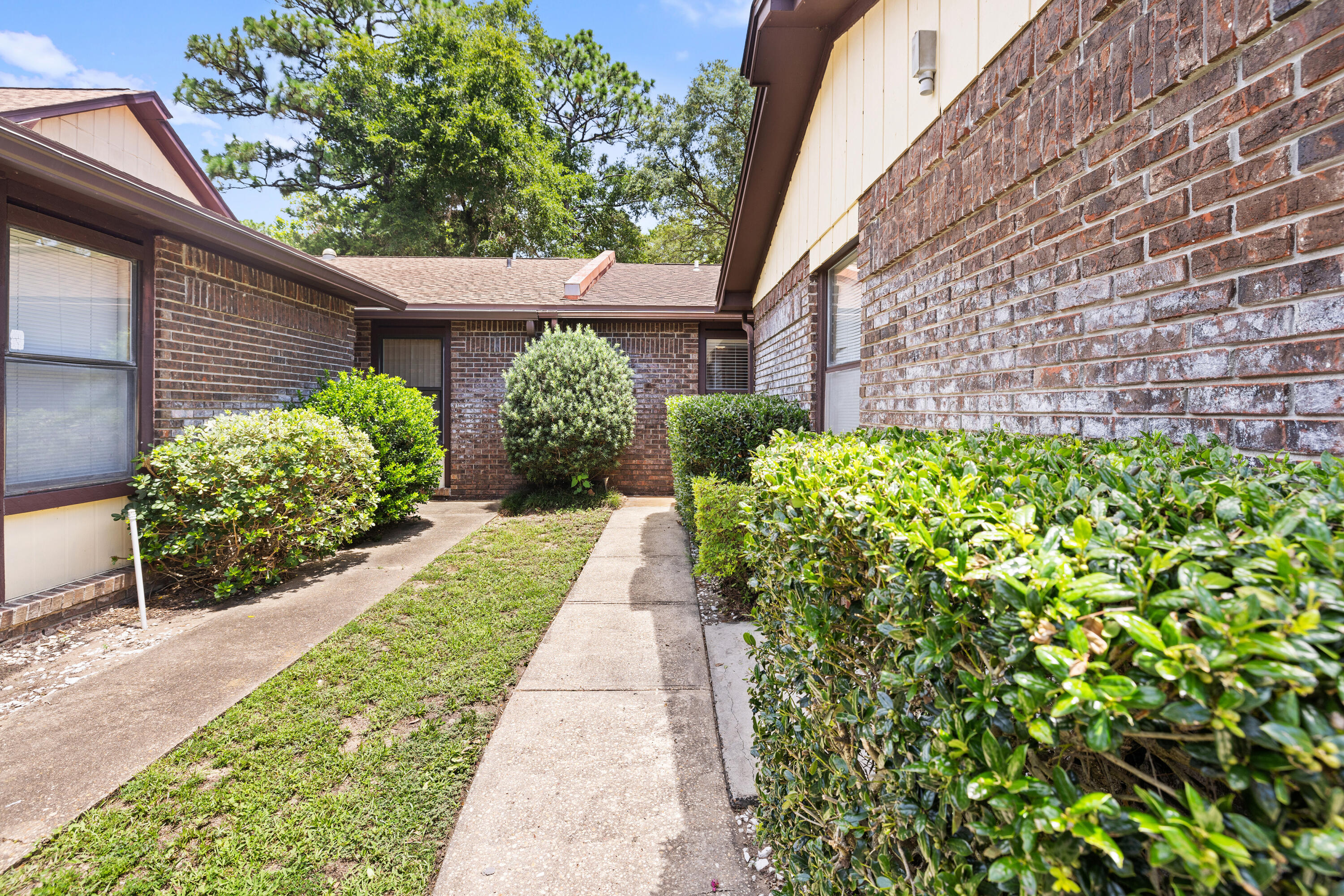 HIDDEN COVE T/H - Residential