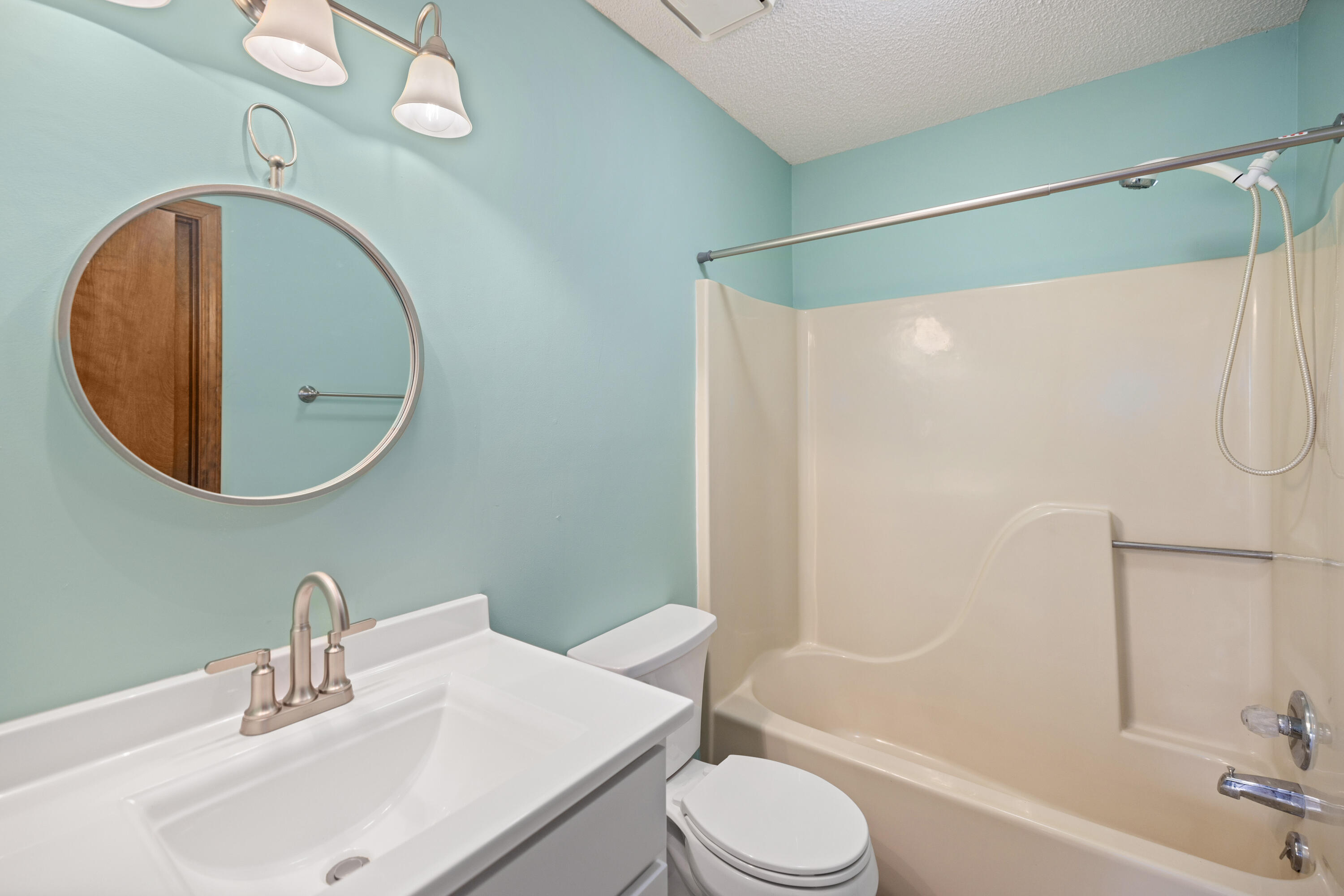 HIDDEN COVE T/H - Residential