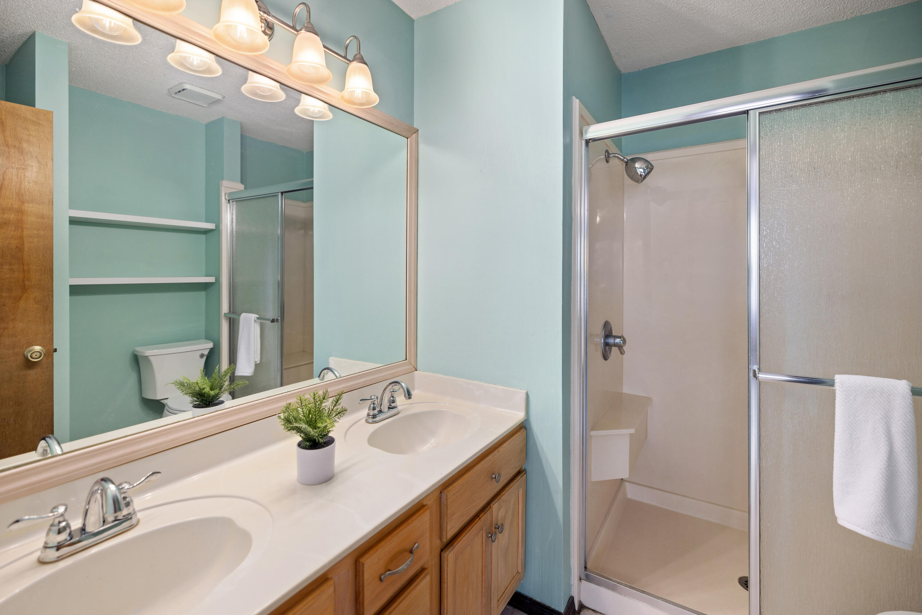 HIDDEN COVE T/H - Residential