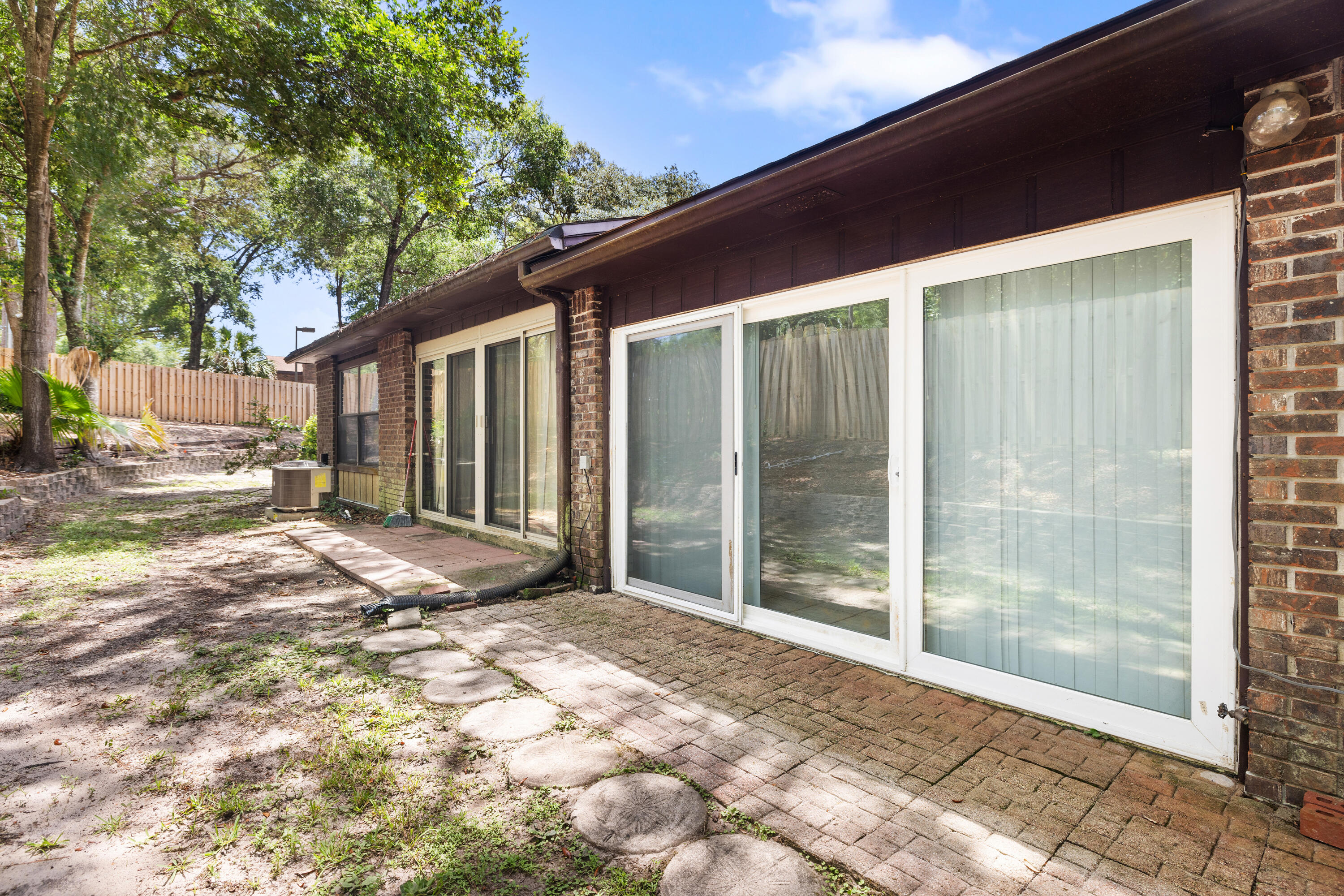 HIDDEN COVE T/H - Residential