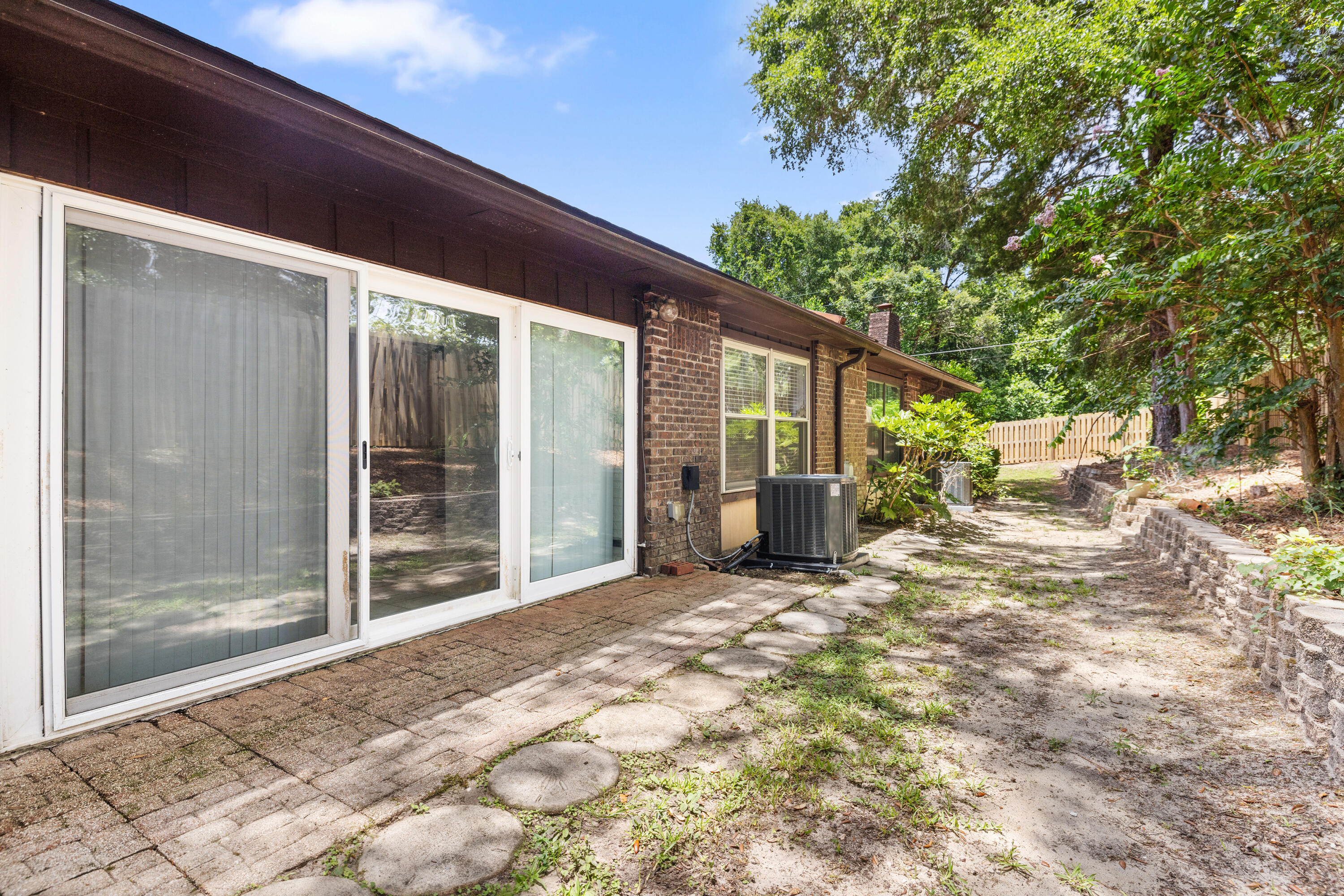 HIDDEN COVE T/H - Residential