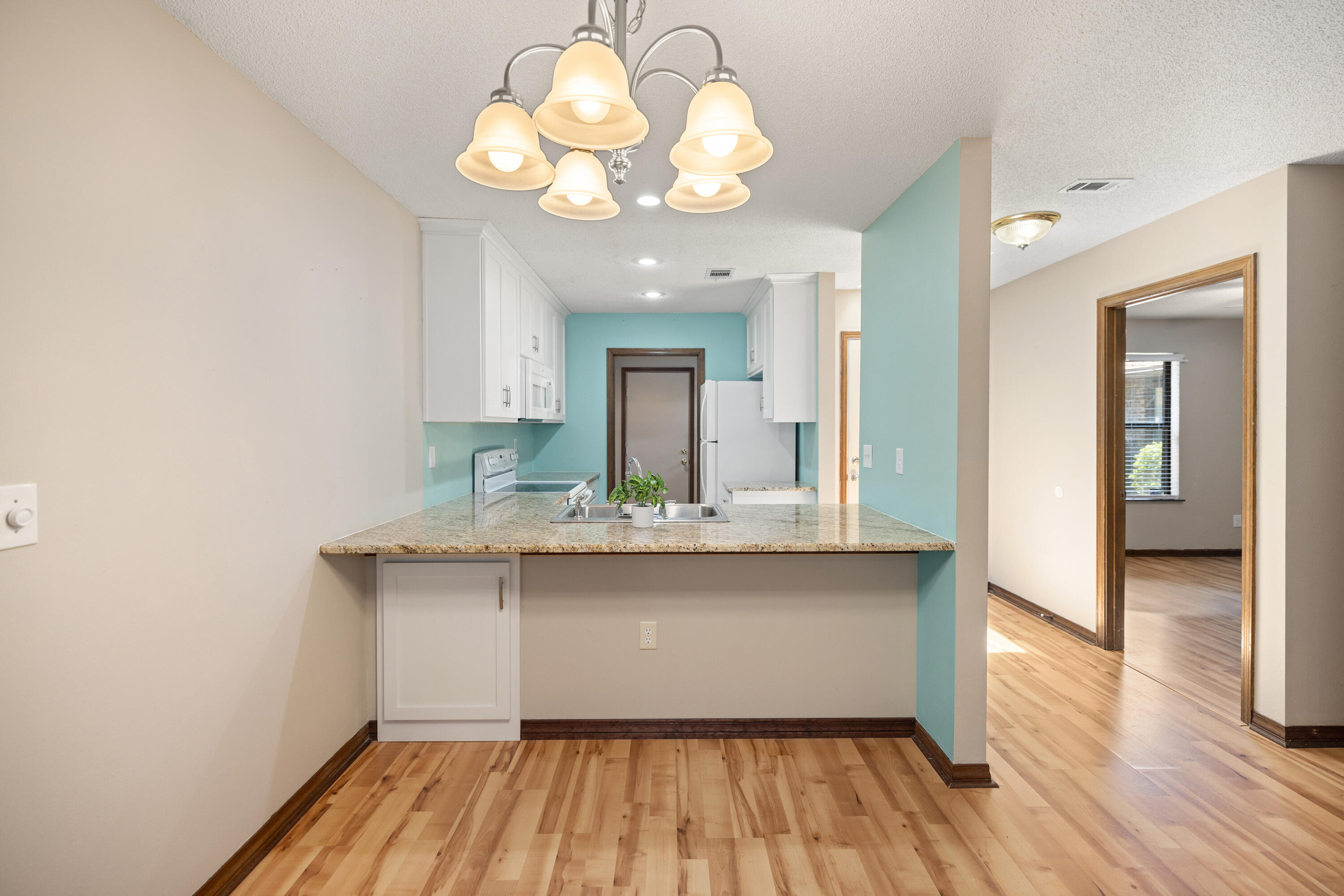 HIDDEN COVE T/H - Residential