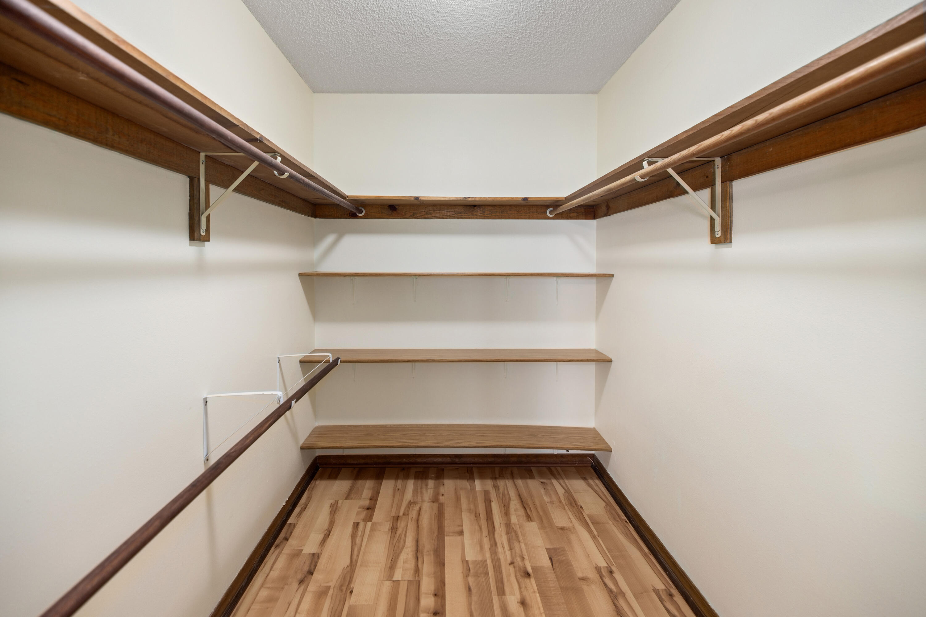 HIDDEN COVE T/H - Residential